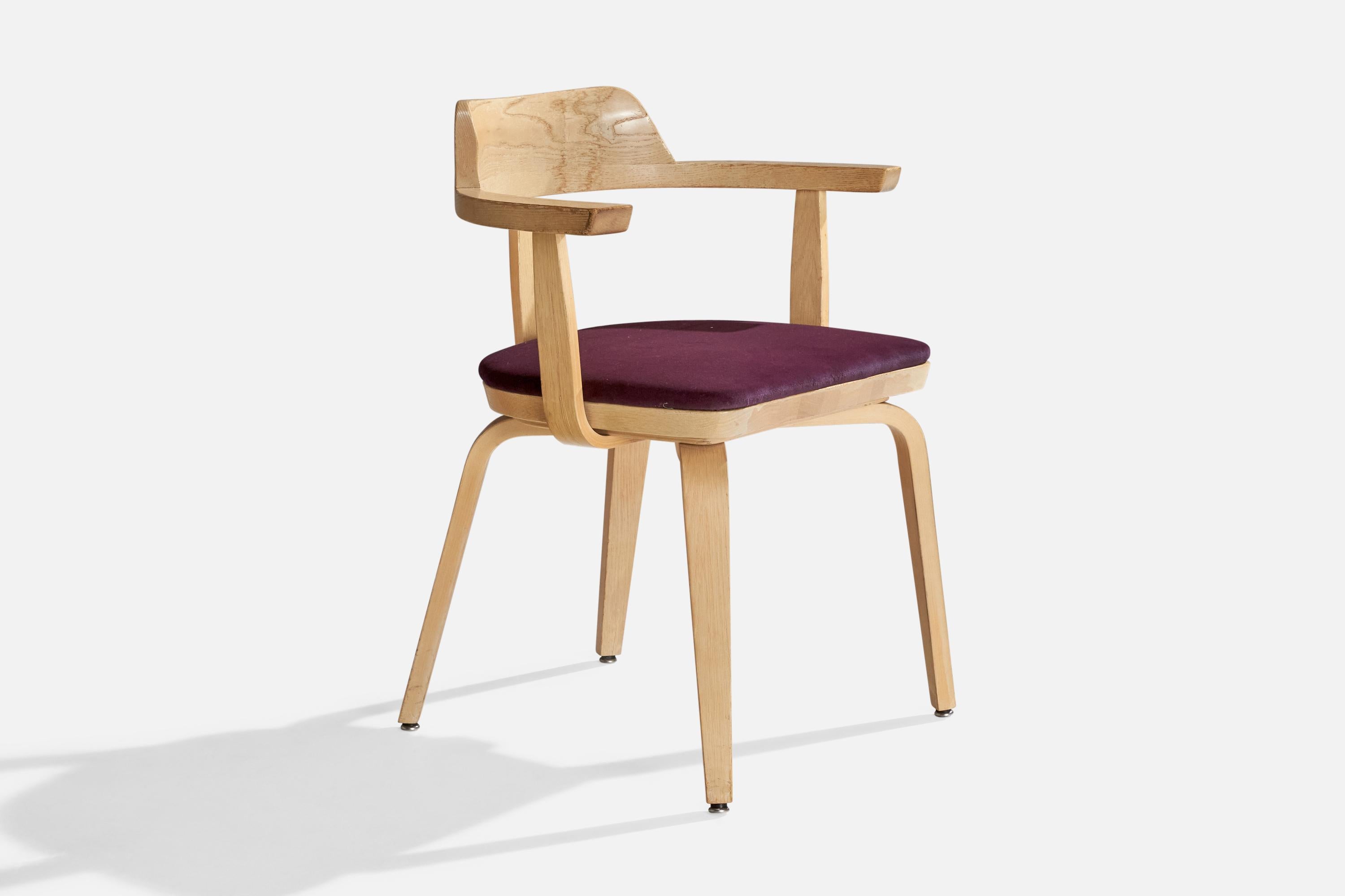 Walter Gropius, Armchairs, Oak, Velvet, USA, 1970s For Sale 6