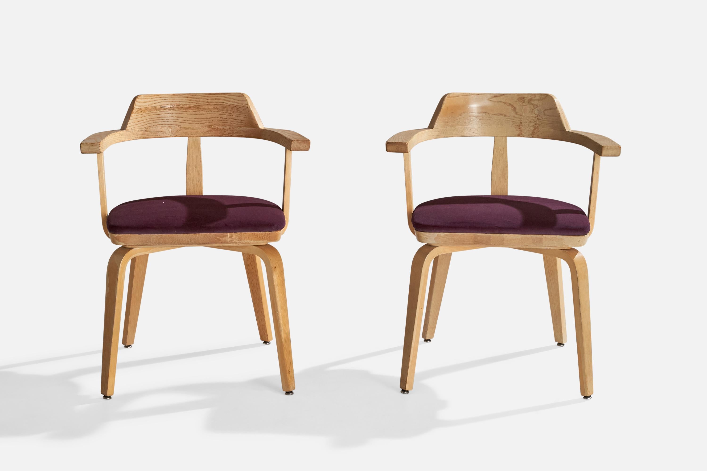 Walter Gropius, Armchairs, Oak, Velvet, USA, 1970s In Good Condition For Sale In High Point, NC