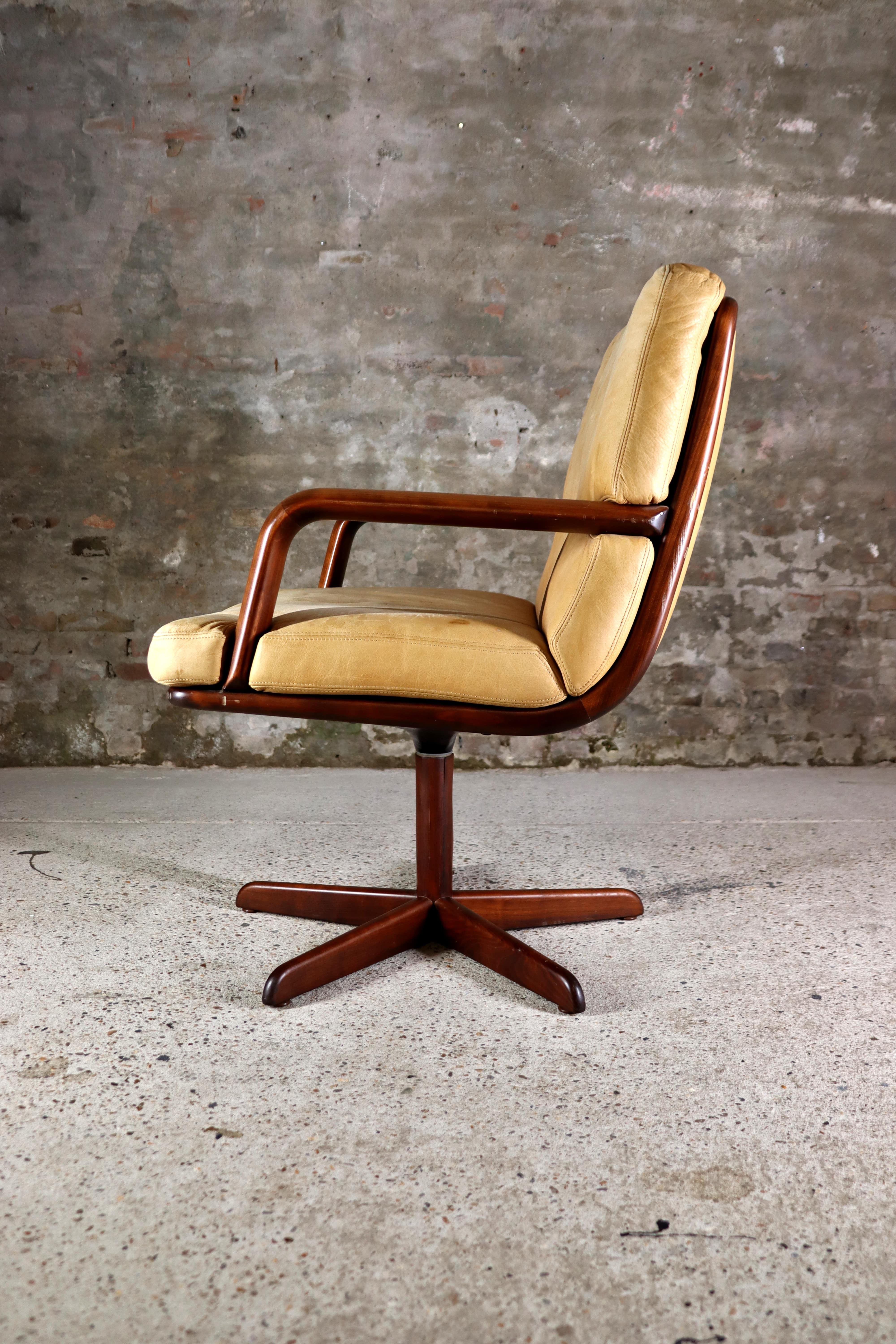 Walter Knoll – Don chair – Set of 2 – Bernd Münzebrock – 1970s For Sale 8