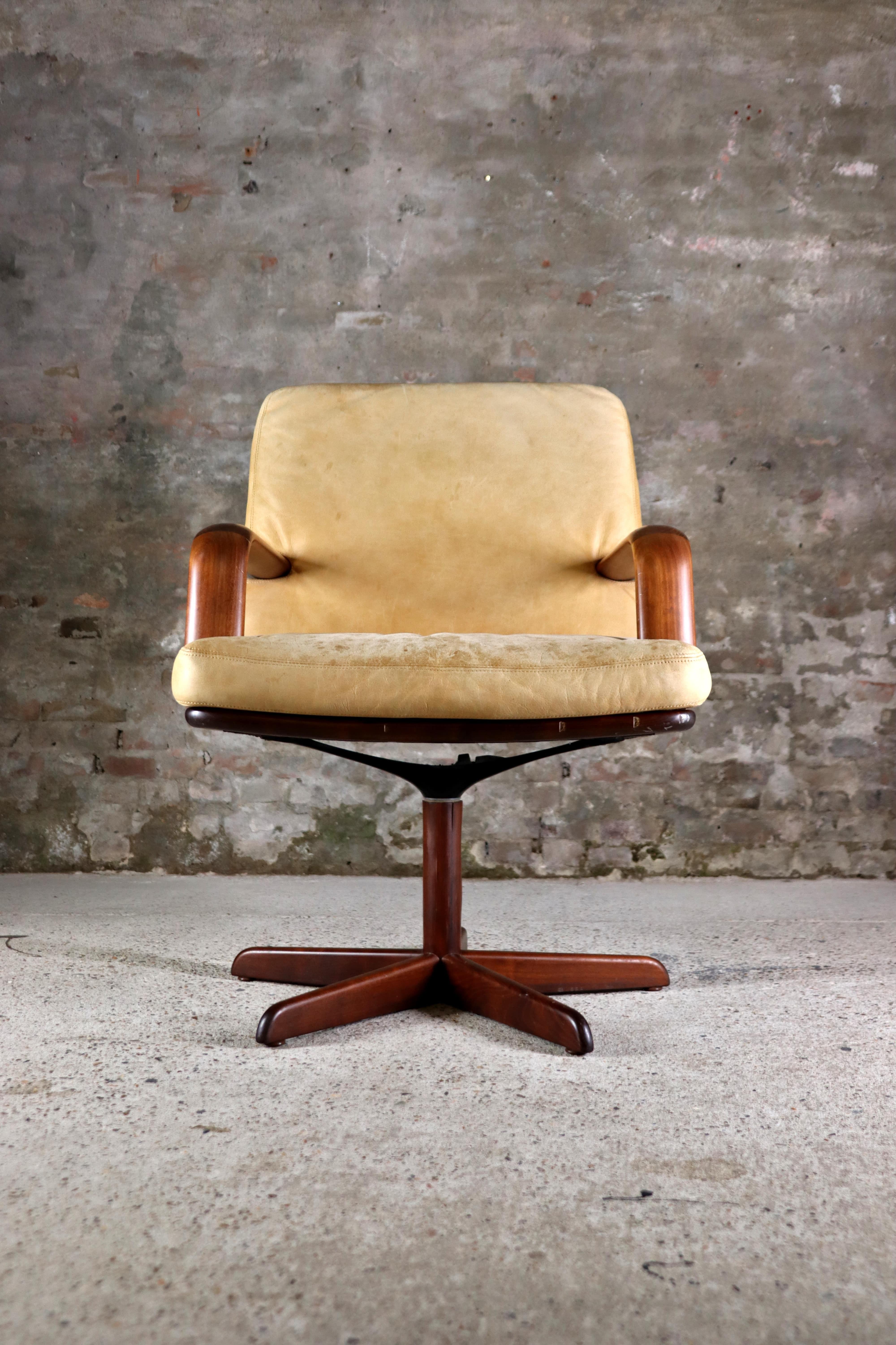 Walter Knoll – Don chair – Set of 2 – Bernd Münzebrock – 1970s For Sale 2