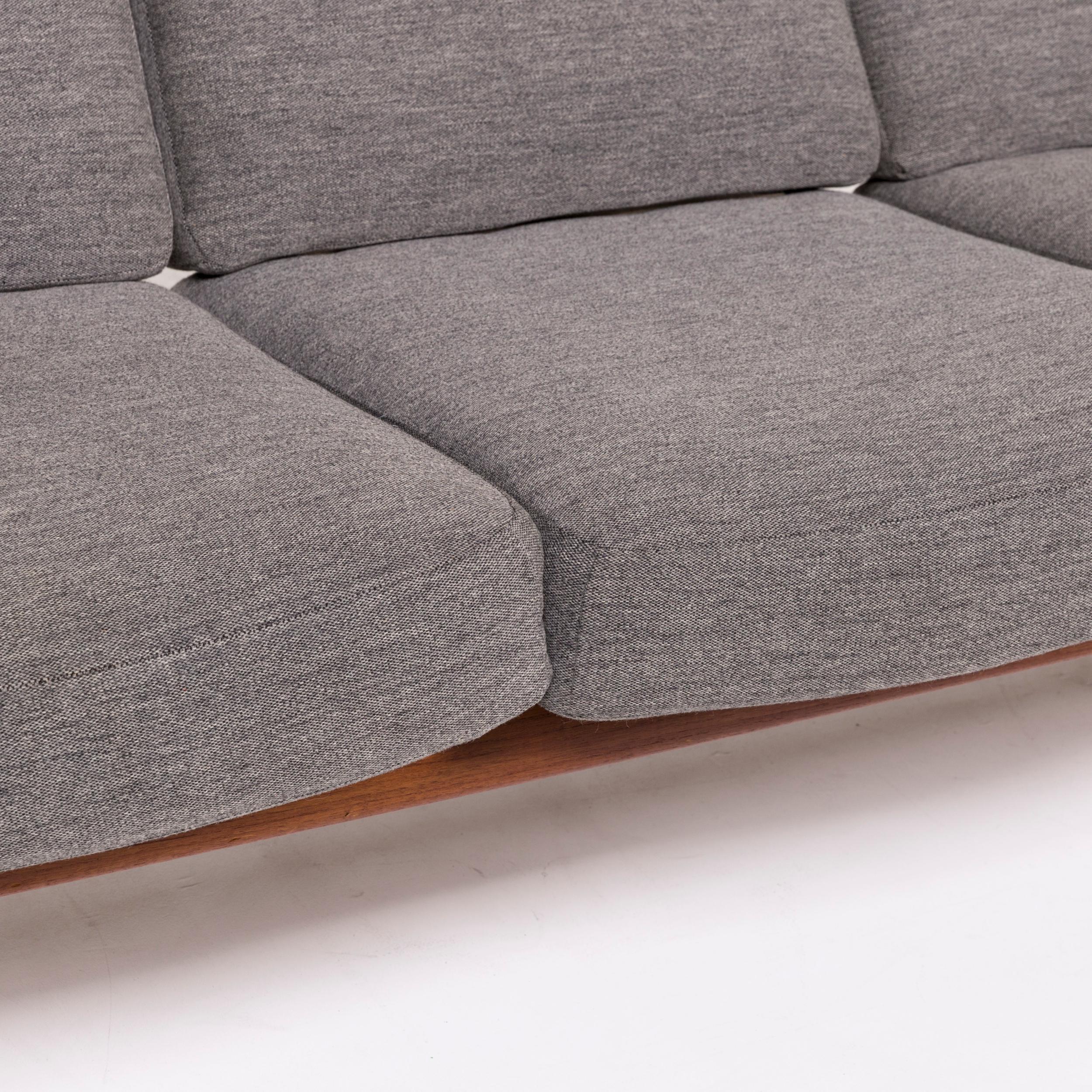 We bring to you a Walter Knoll fabric sofa gray three-seat couch.

 

 Product Measurements in centimeters:
 

Depth 75
Width 175
Height 72
Seat-height 41
Rest-height 55
Seat-depth 52
Seat-width 163
Back-height 31.