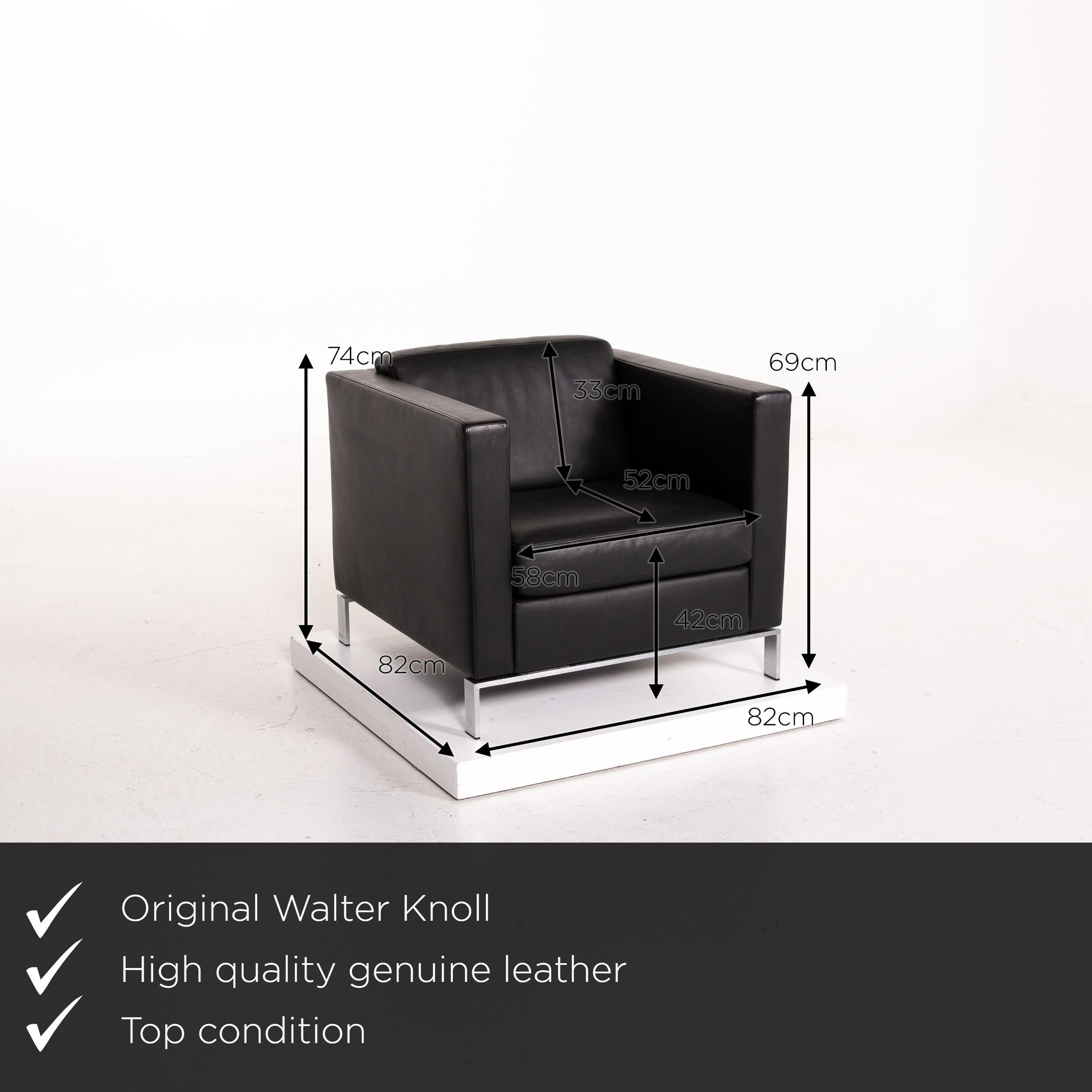 We present to you a Walter Knoll Foster 500 leather armchair black.


 Product measurements in centimeters:
 

Depth 82
Width 82
Height 74
Seat height 42
Rest height 69
Seat depth 52
Seat width 58
Back height 33.
 