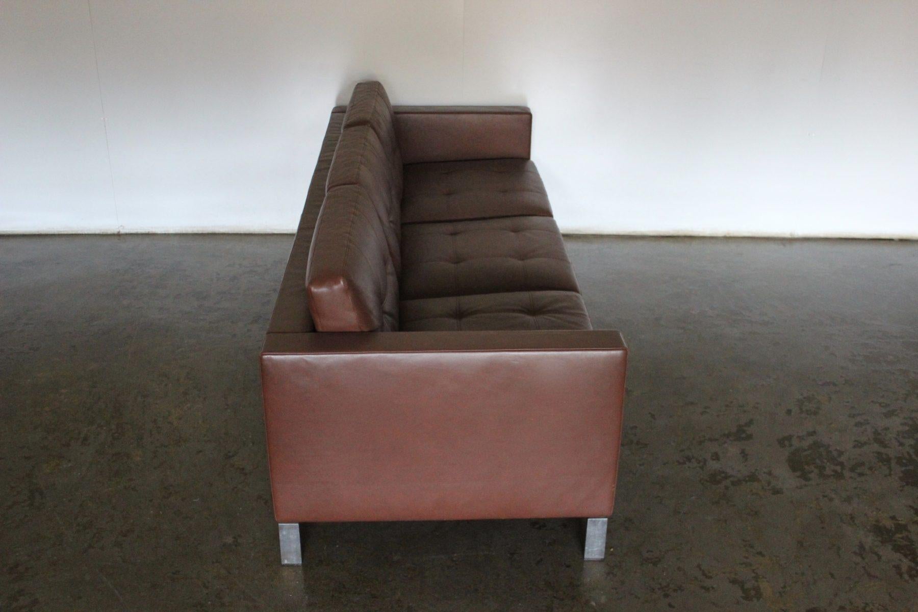 Walter Knoll “Foster 502.30” 3-Seat Sofa – In Dark Brown Leather In Good Condition For Sale In Barrowford, GB