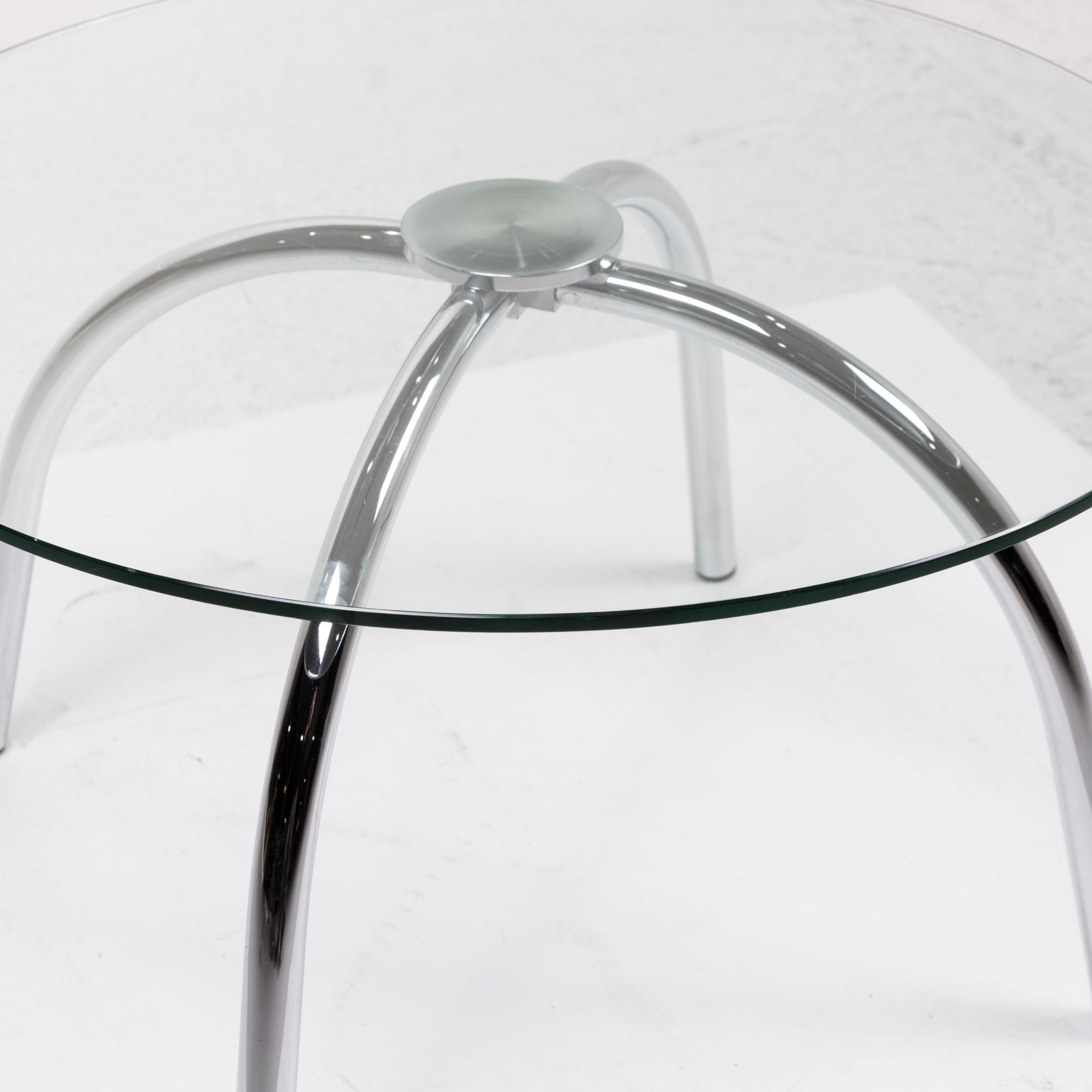 Wir präsentieren Ihnen einen Walter Knoll Glas Couchtisch rund. 

 

 produktabmessungen in Zentimetern: 
 

 tiefe 65
 Breite 65
 Höhe 38 




   