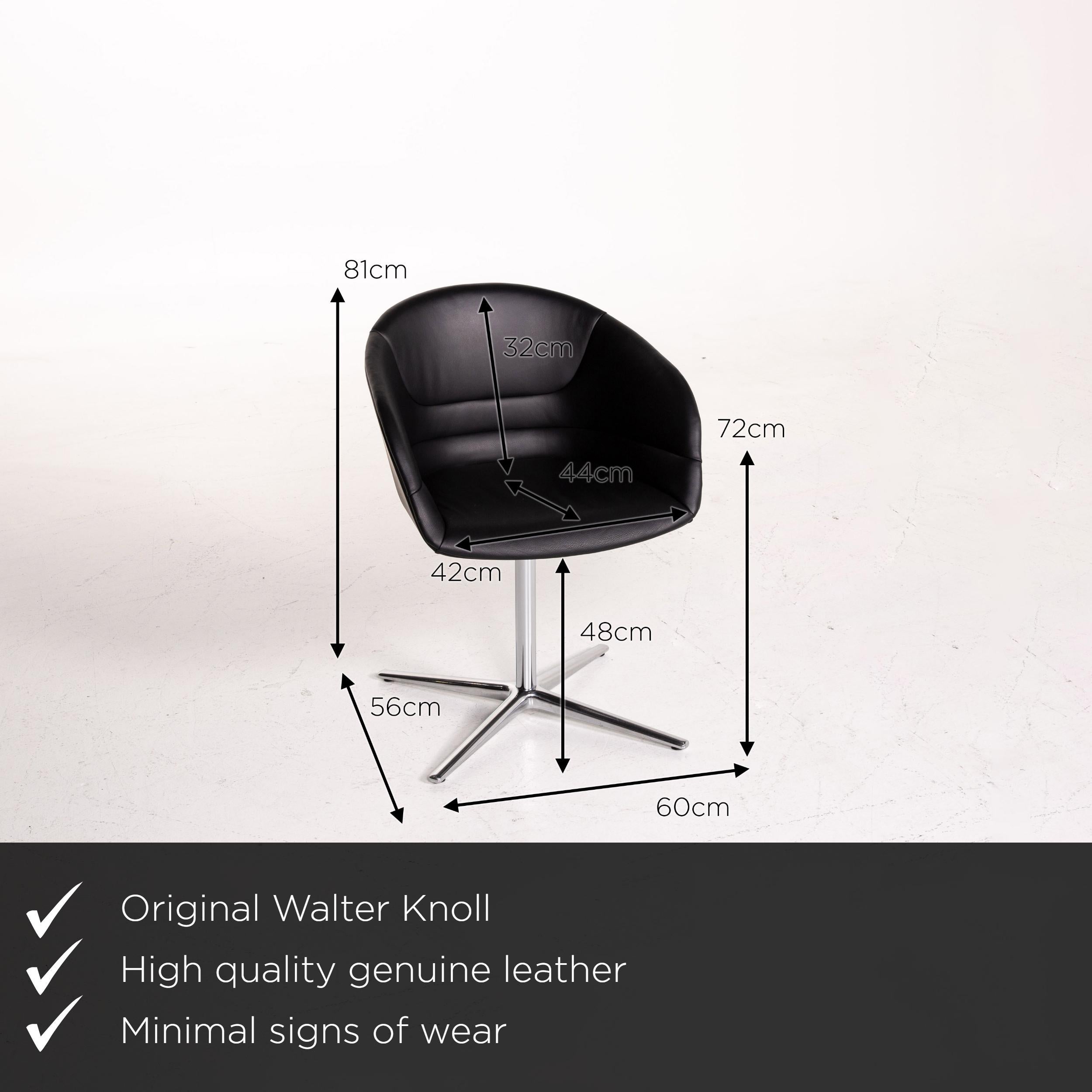 We present to you a Walter Knoll Kyo leather armchair black chair swivel.
   
 

 Product measurements in centimeters:
 

Depth 56
Width 60
Height 81
Seat height 48
Rest height 72
Seat depth 44
Seat width 42
Back height 32.