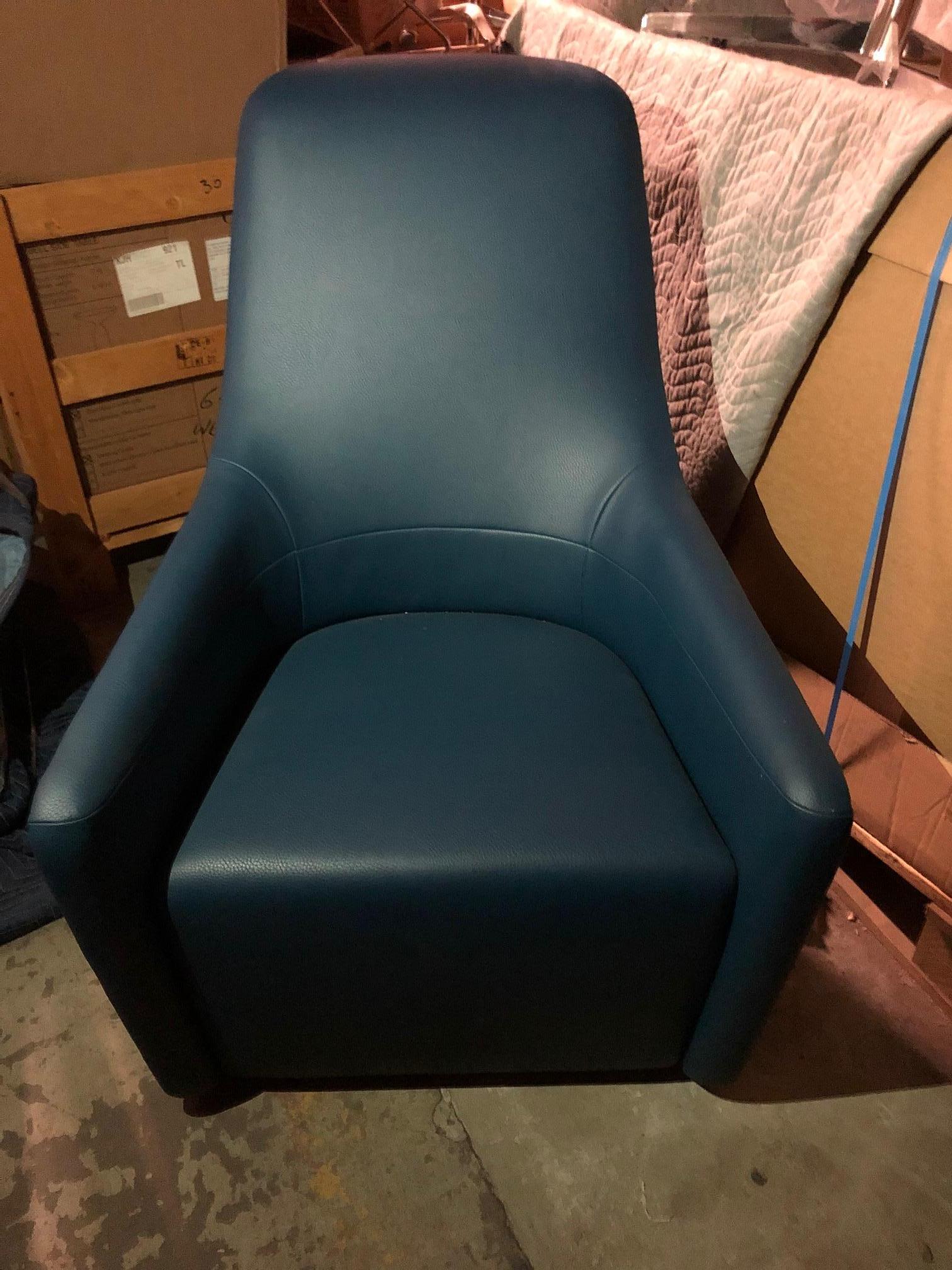 Foster 520 armchair 
original price: $5,975
***please note condition***
A new classic of salon culture. The Foster 520 armchair reinterprets the tradition of the club armchair – the development of which in Germany Walter Knoll was involved in at the