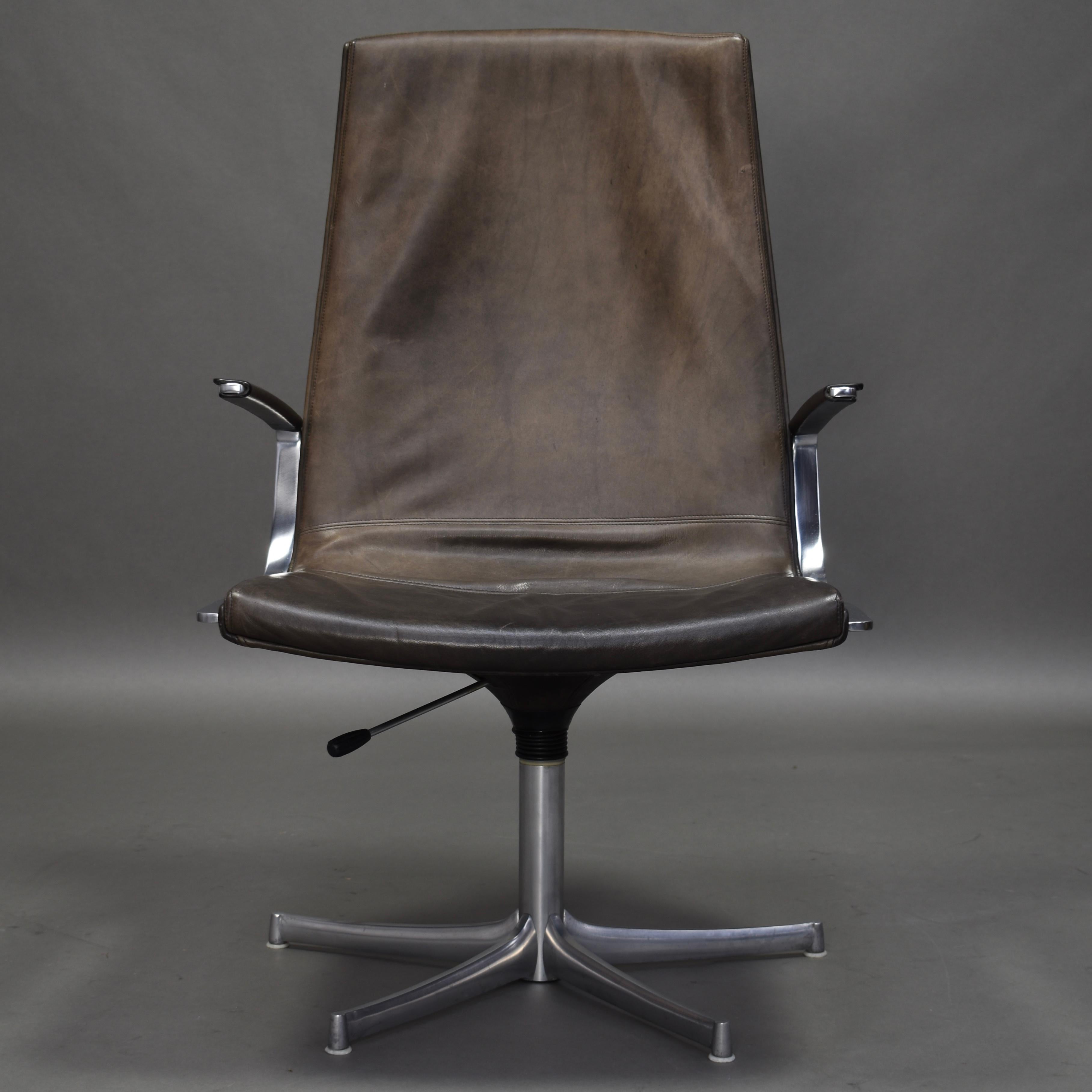 Four Walter Knoll Leather Office / Desk Swivel Armchairs, Germany, 1975 4