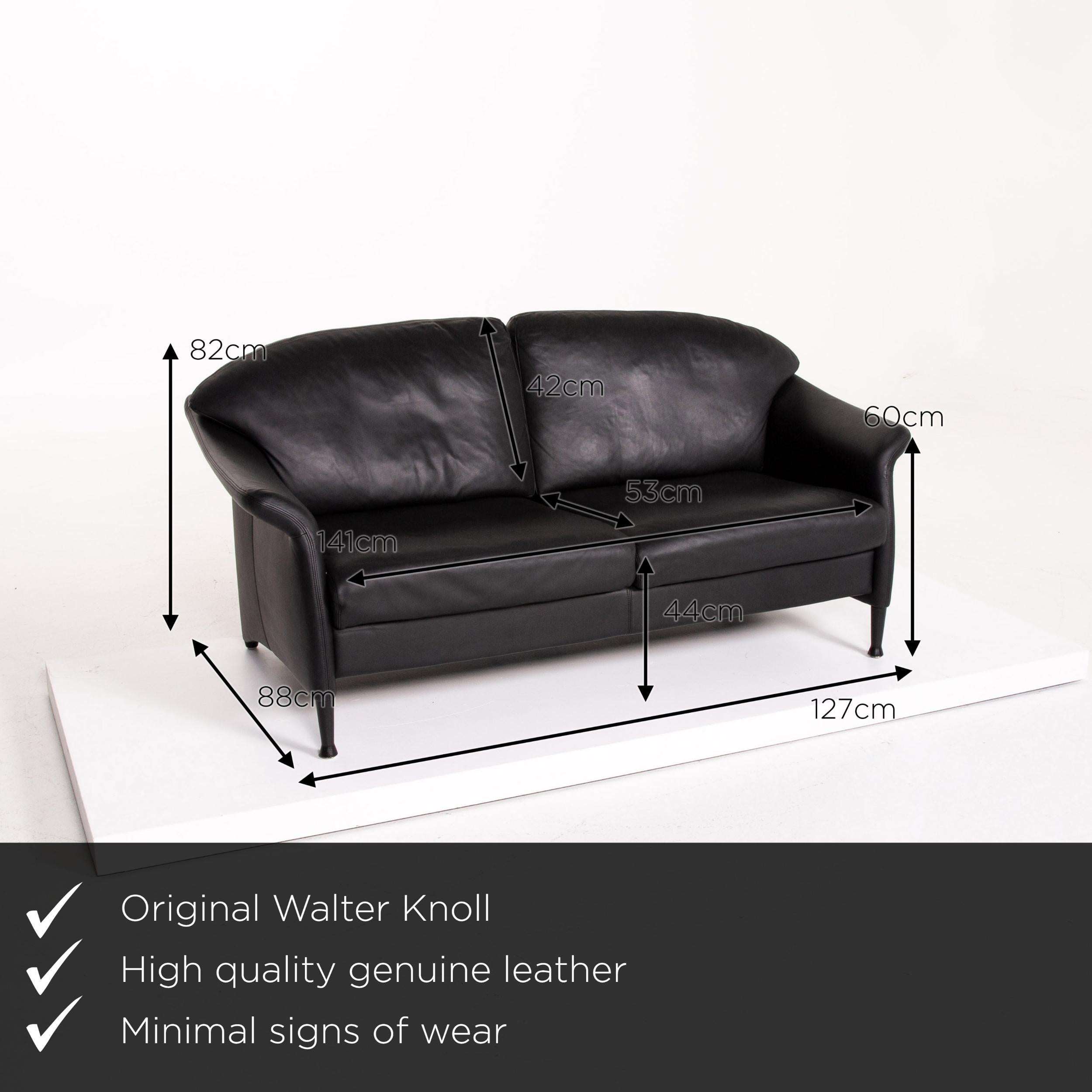 We present to you a Walter Knoll leather sofa black two-seat couch.
 

 Product measurements in centimeters:
 

Depth 88
Width 127
Height 82
Seat height 44
Rest height 60
Seat depth 53
Seat width 141
Back height 42.
 