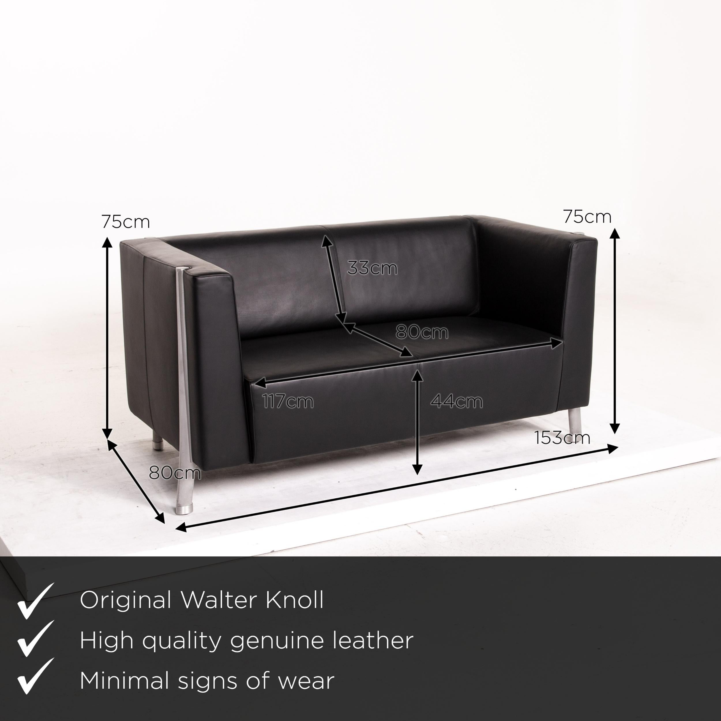 We present to you a Walter Knoll leather sofa black two-seat couch.
 
 

 Product Measurements in centimetres:
 

 depth: 80
 width: 153
 height: 75
 seat height: 44
 rest height: 75
 seat depth: 52
 seat width: 117
 back height: 33.