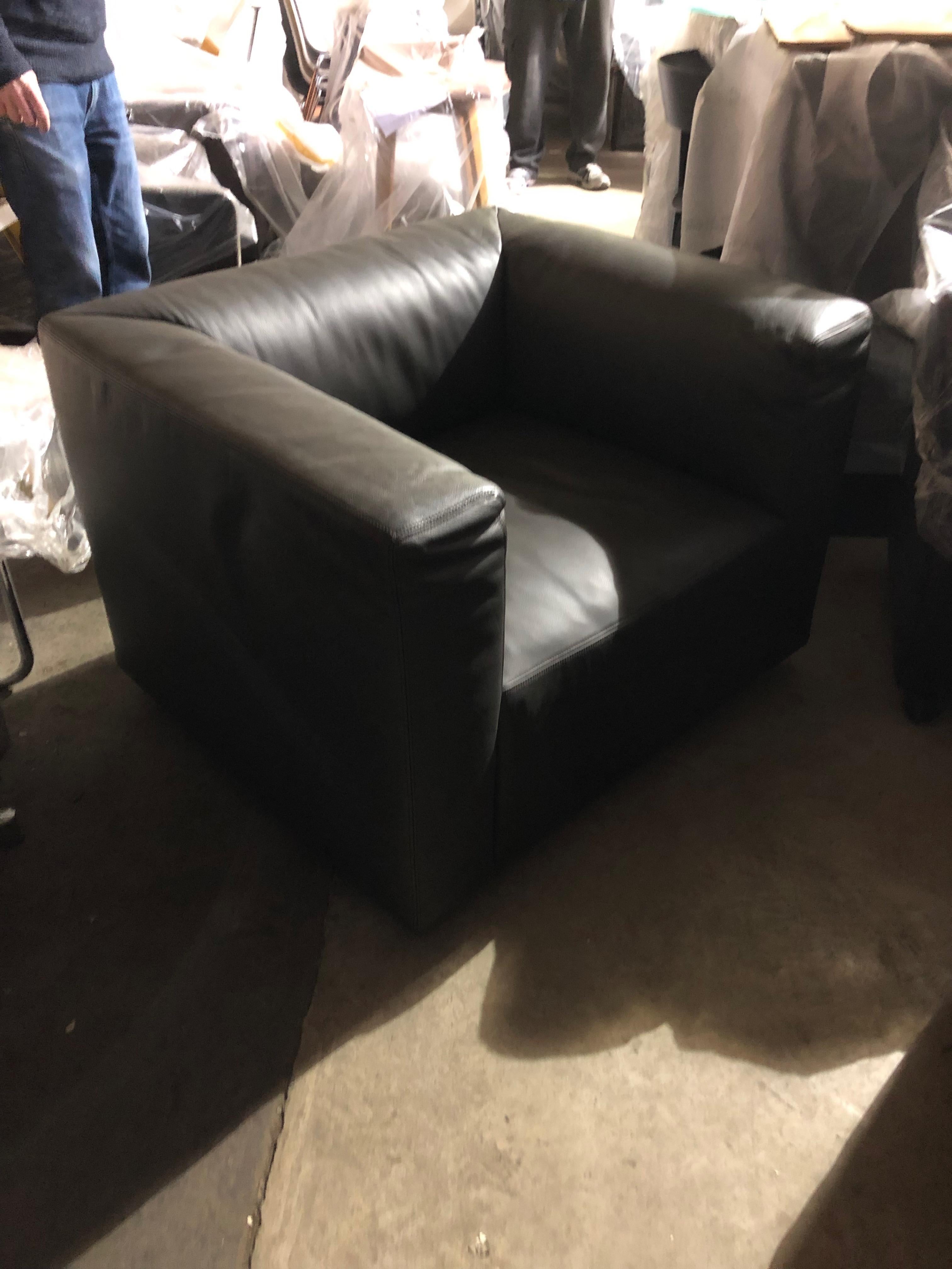 Walter Knoll Living Landscape 740 Leather Armchair In Good Condition In New York, NY