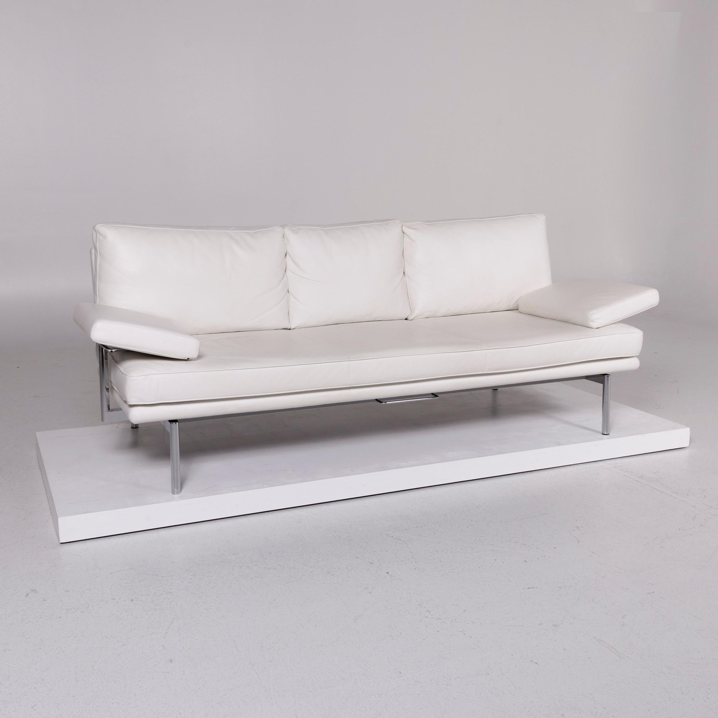 We bring to you a Walter Knoll living platform leather sofa white three-seat function couch.

 

 Product measurements in centimeters:
 

 Depth 90
Width 220
Height 83
Seat-height 54
Rest-height 59
Seat-depth 66
Seat-width