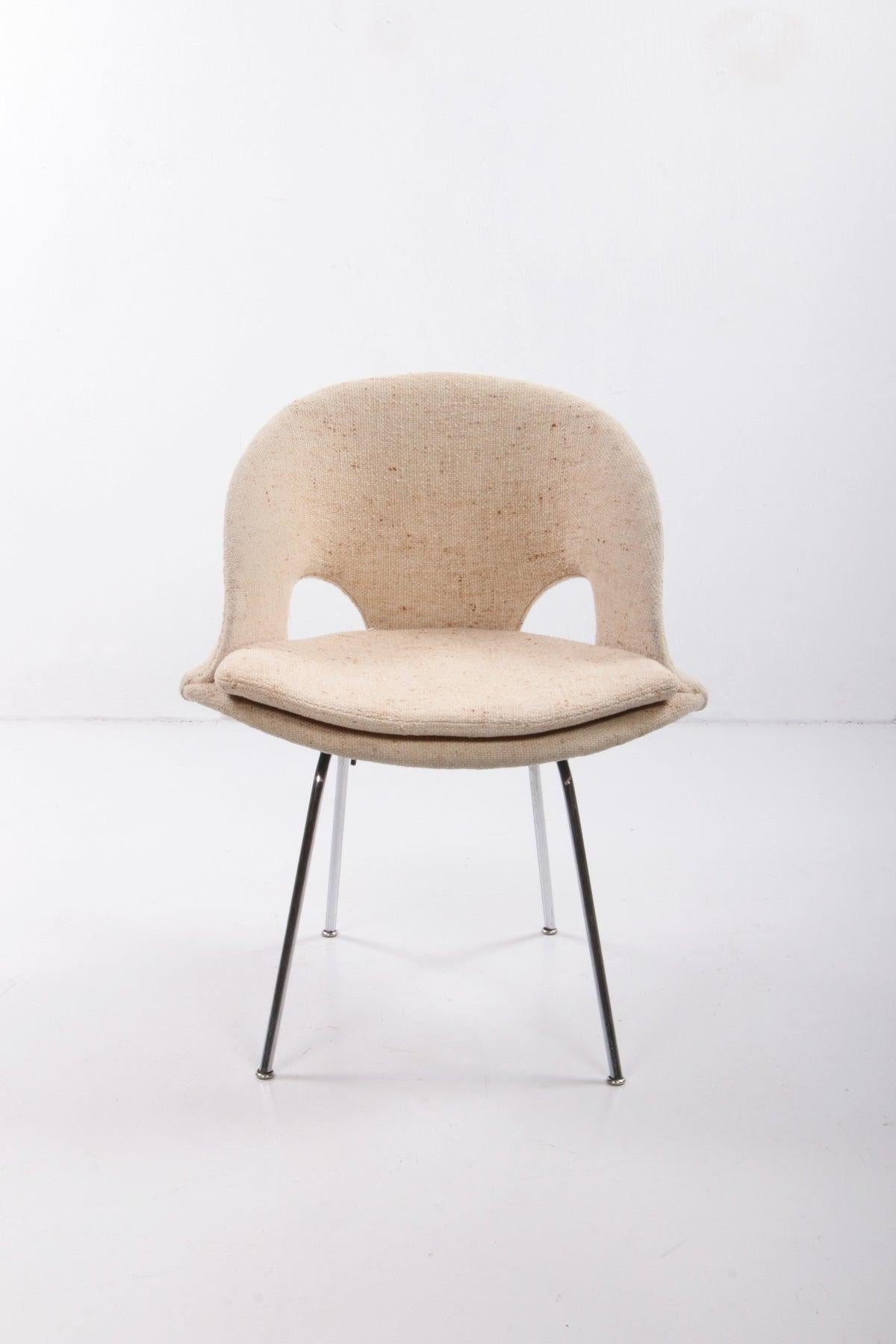 Walter Knoll Lounge Chair by Arno Votteler Model 350, 1950s
Walter Knoll

Inspired by the Bauhaus - founded in 1919 by Walter Gropius - Walter Knoll decided to focus heavily on modernism. He launched his eponymous German furniture maker in 1925 and