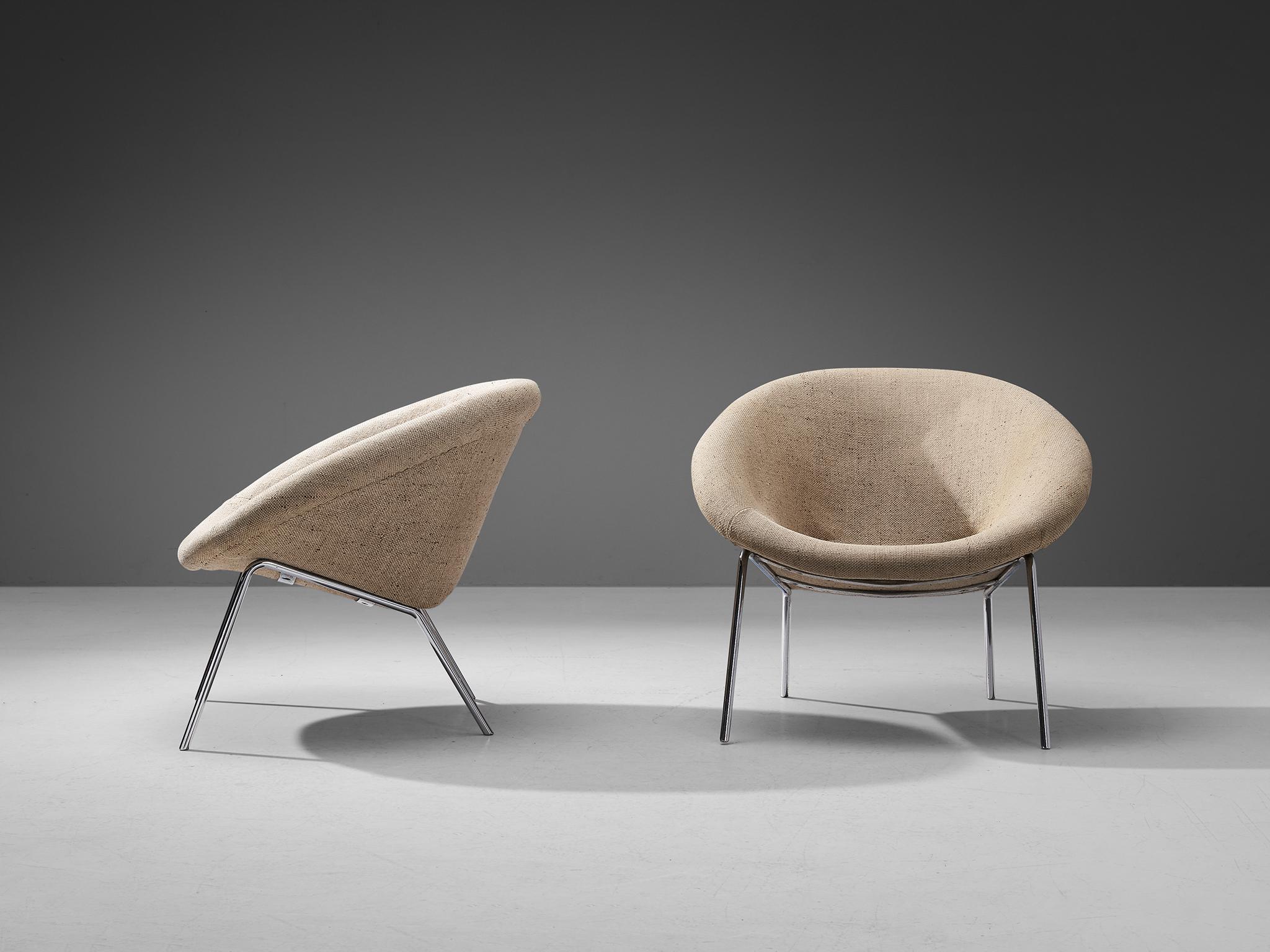Mid-20th Century Walter Knoll Pair of Lounge Chairs in Off-White Upholstery