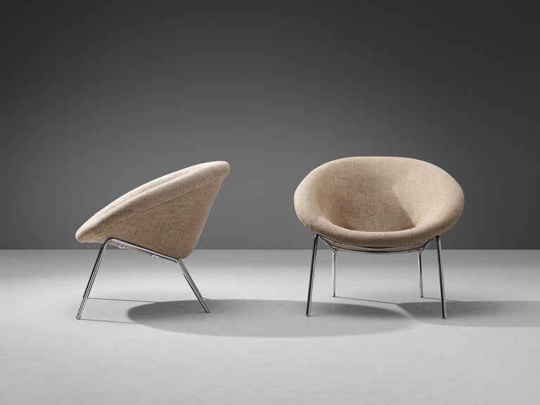Mid-20th Century Walter Knoll Pair of Lounge Chairs in Off-White Upholstery For Sale