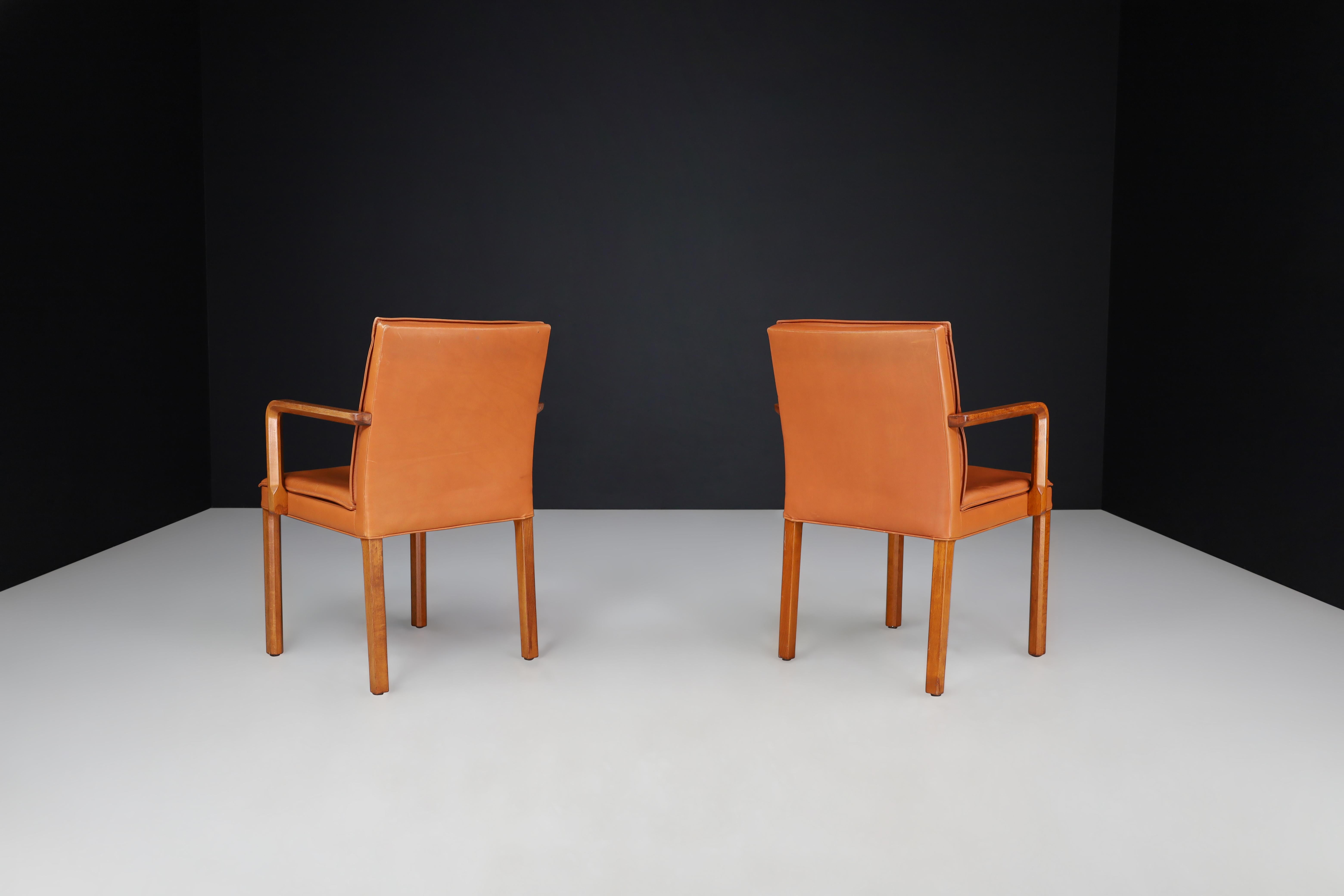 italien Paire de fauteuils Walter Knoll en bois cintré et cuir cognac, Allemagne, 1970 en vente