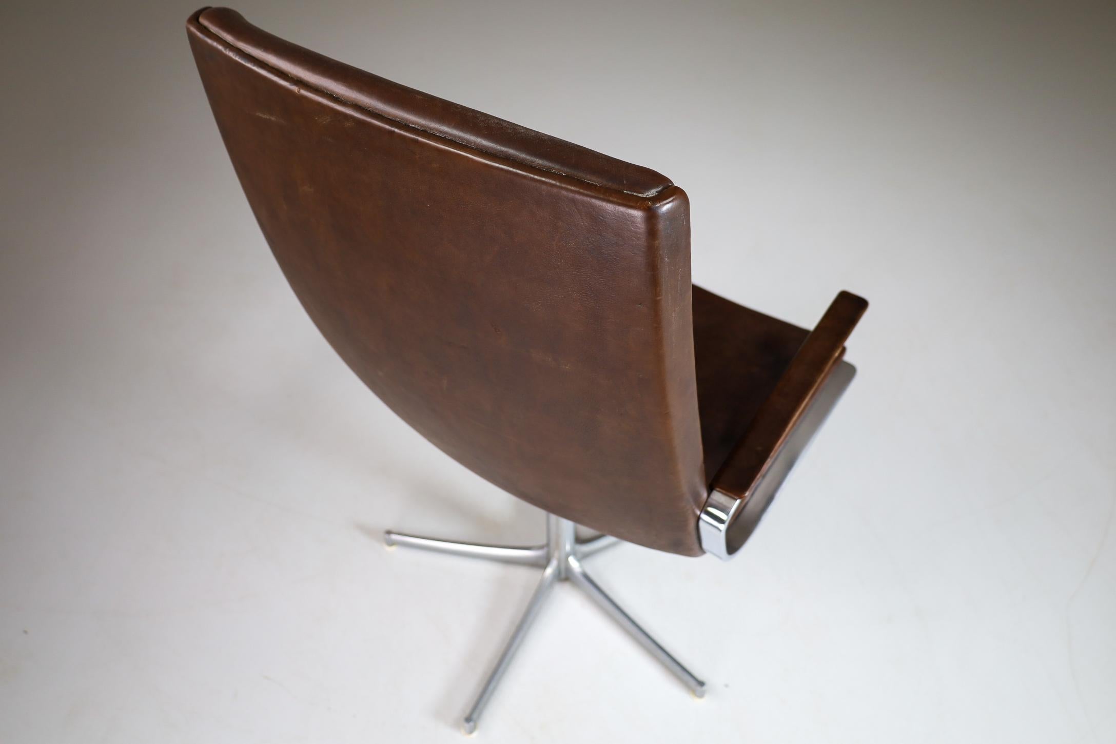 Walter Knoll Patinated Leather Office / Desk Swivel Armchair, Germany, 1970s In Good Condition In Almelo, NL