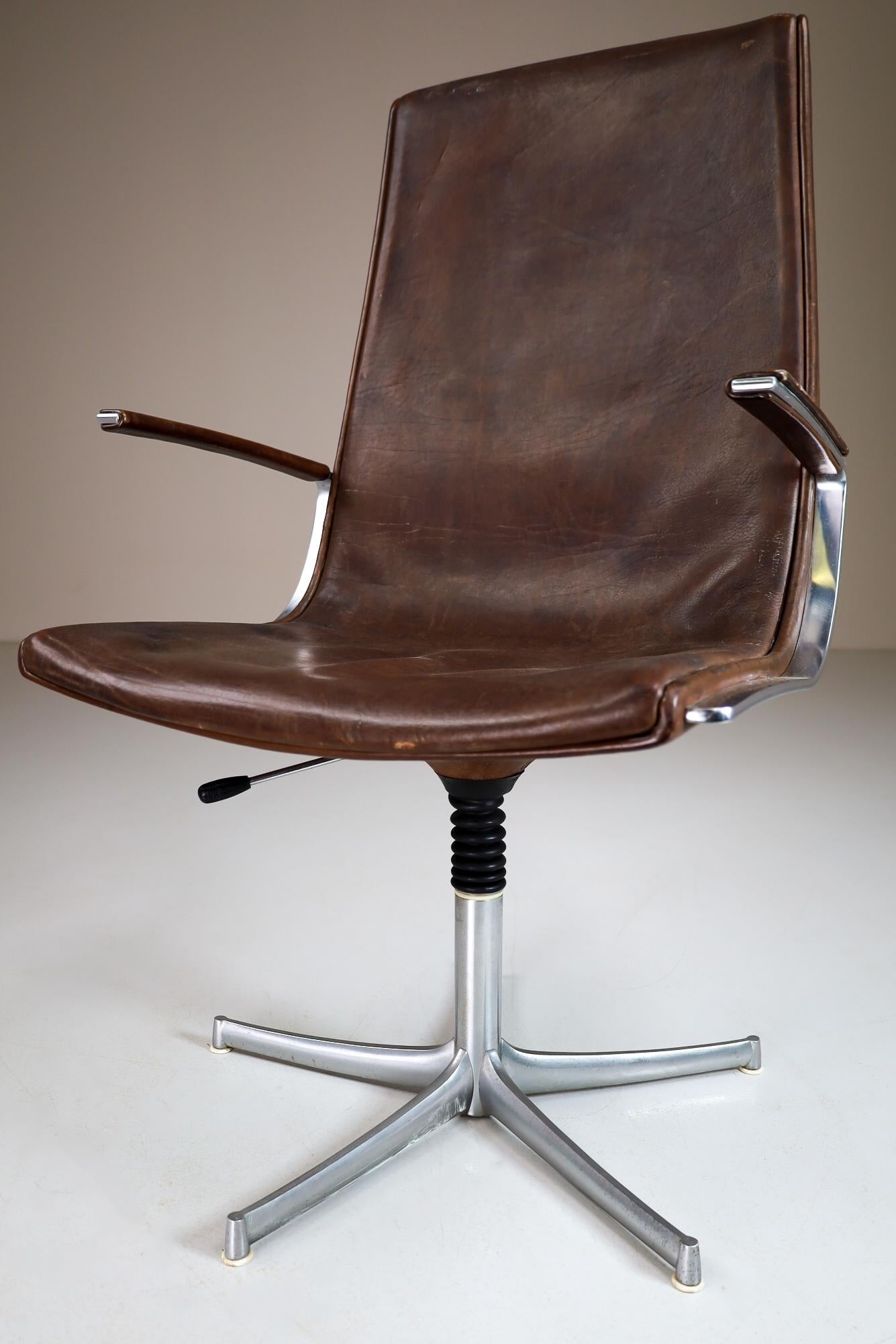 Walter Knoll Patinated Leather Office / Desk Swivel Armchair, Germany, 1970s 1