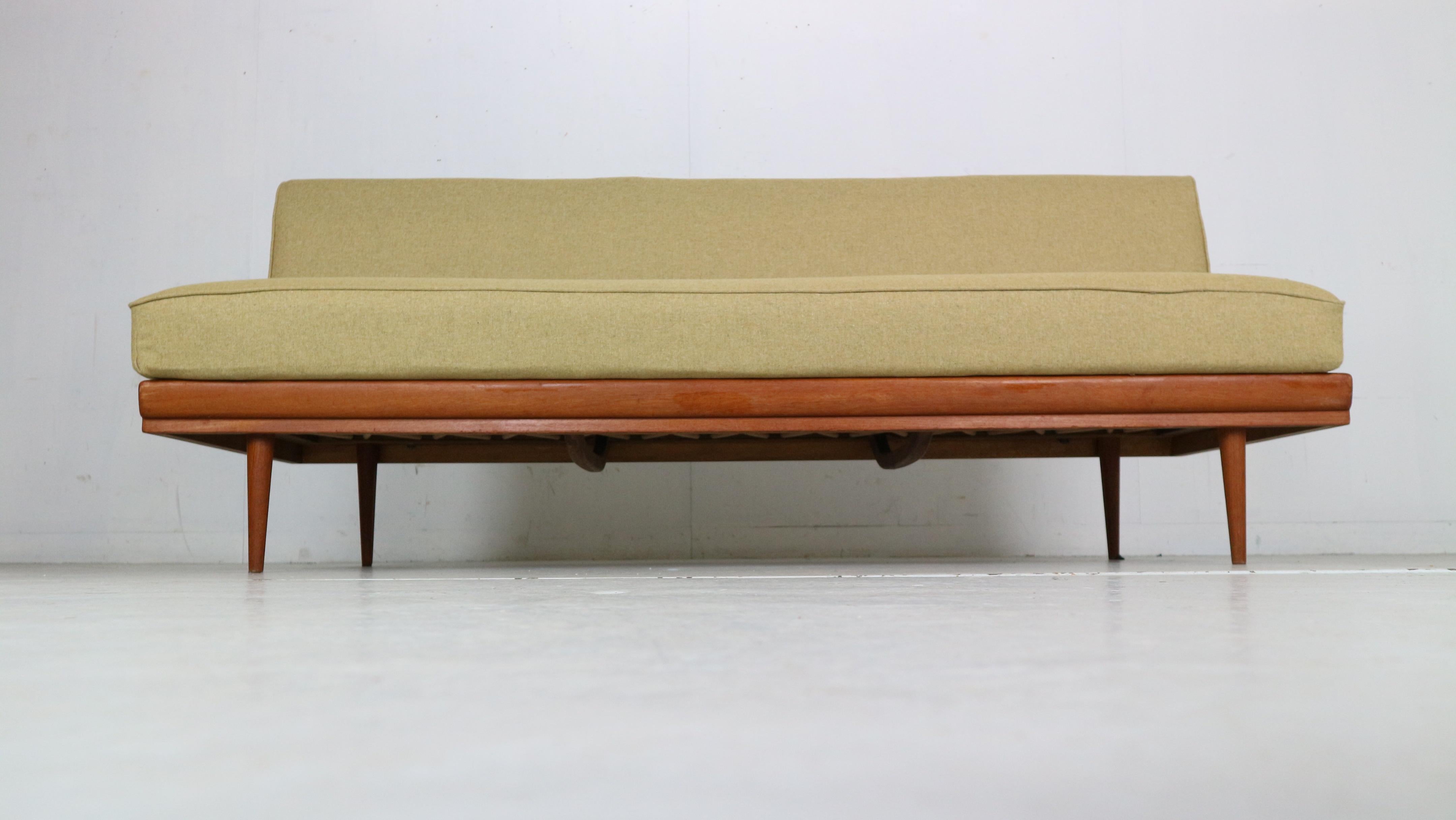 Walter Knoll Teak & Newly Upholstered Daybed/ Sofa for Knoll Antimott, 1950's In Good Condition In The Hague, NL