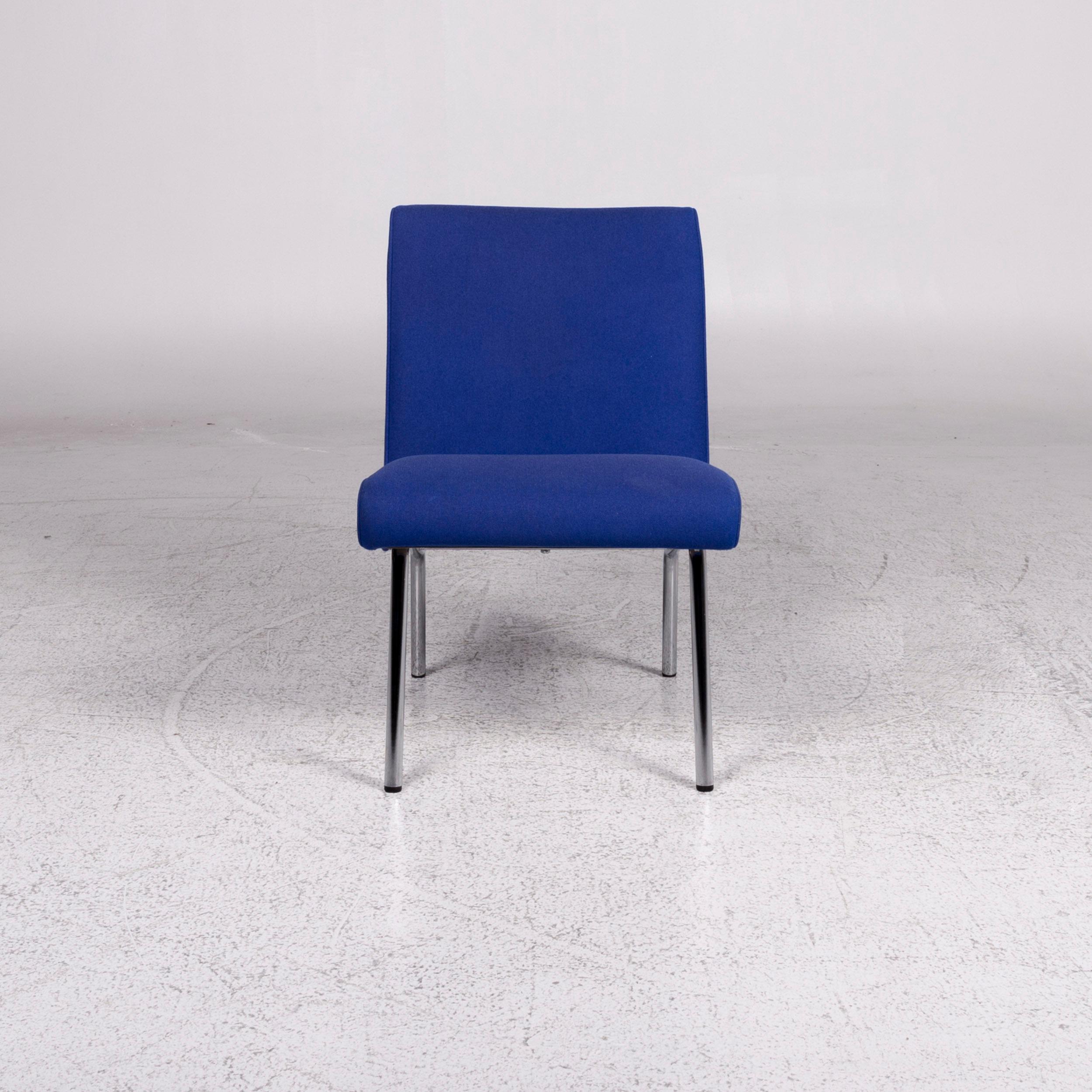 We bring to you a Walter Knoll Vostra fabric armchair blue 4x chair.

 Product measurements in centimeters:
 
Depth: 72
Width: 53
Height: 80
Seat-height: 46
Rest-height:
Seat-depth: 48
Seat-width: 53
Back-height: 41.

 