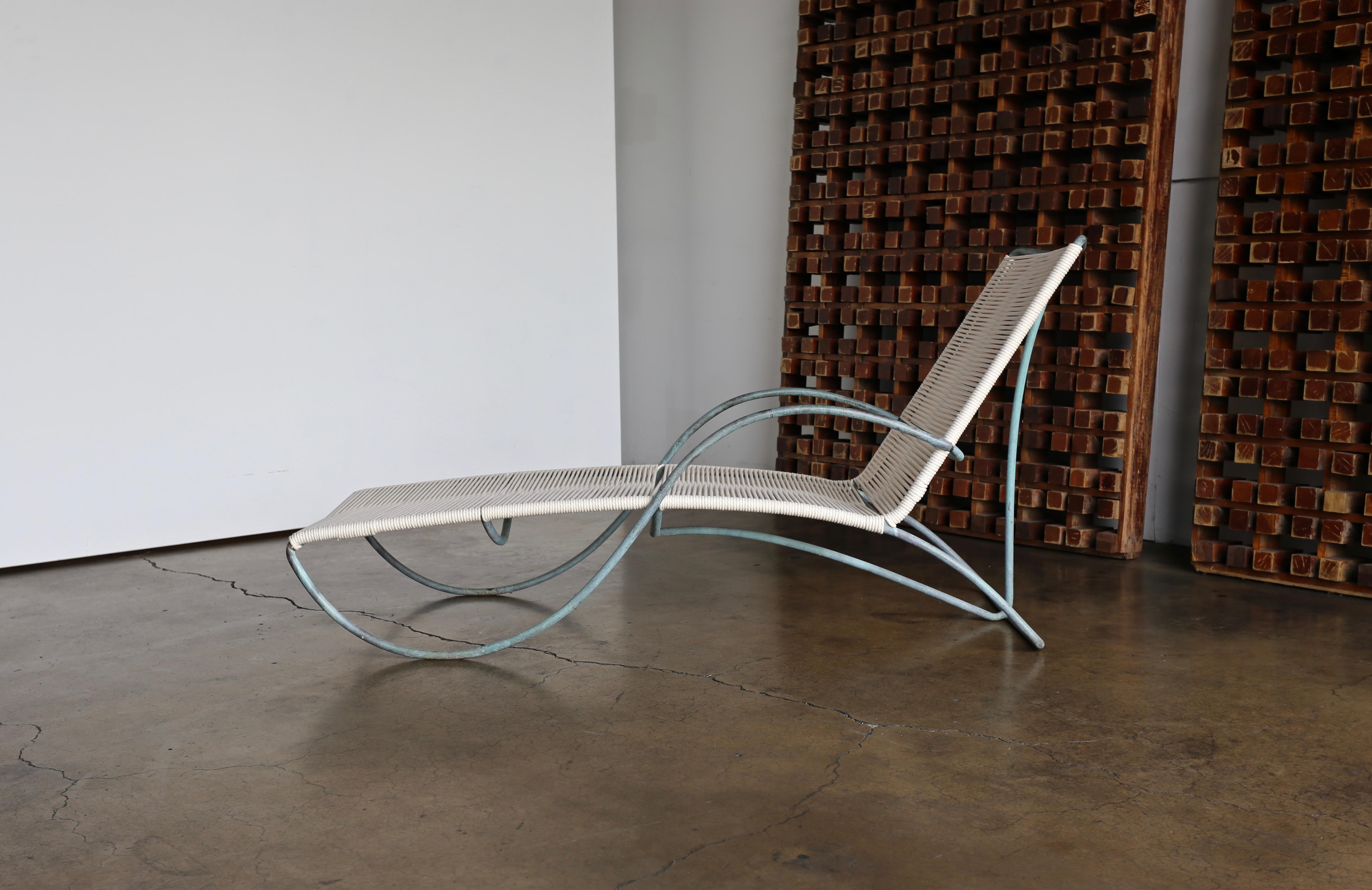 Walter Lamb Chaise Lounges Model C-4700, circa 1960 In Good Condition In Costa Mesa, CA