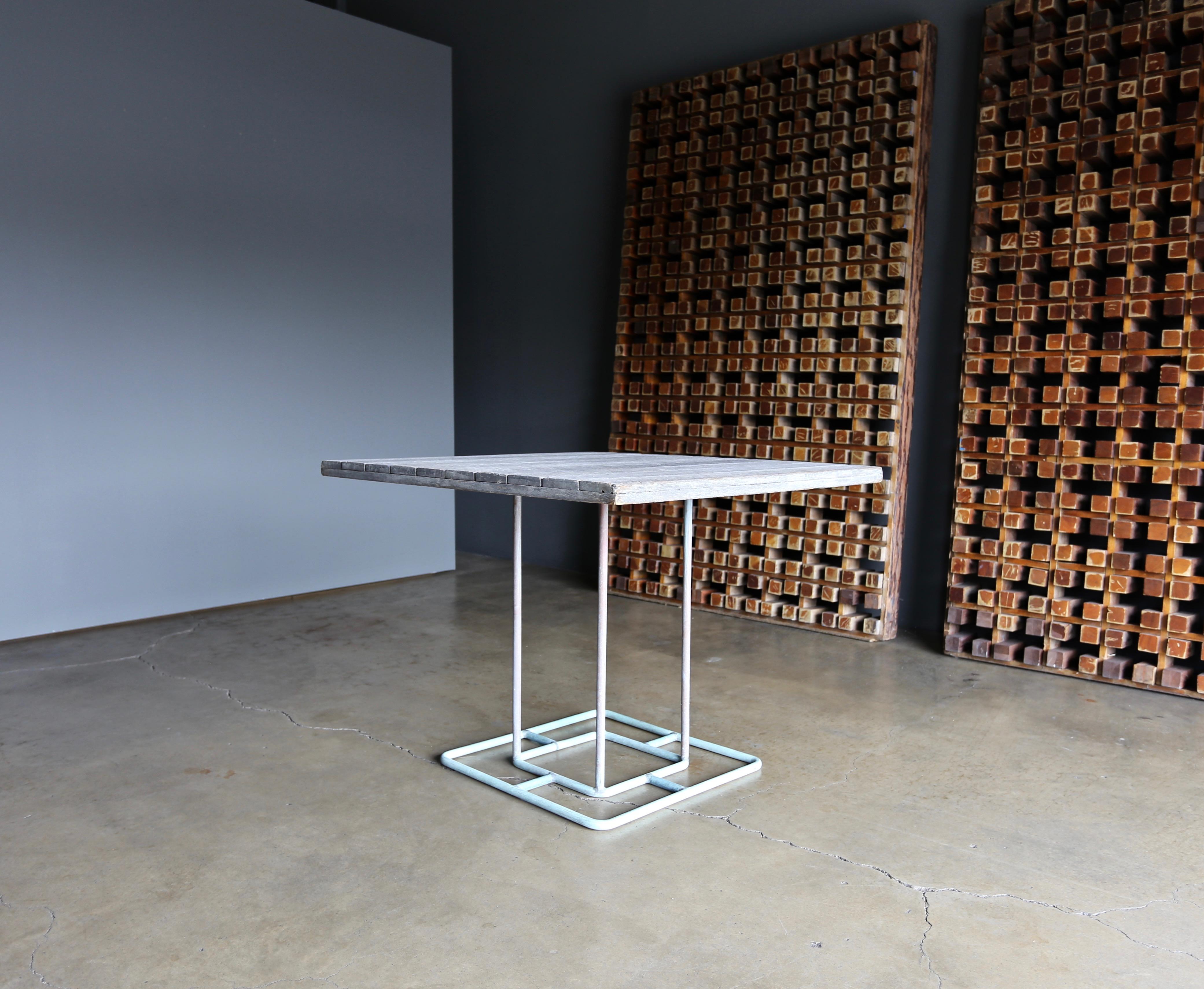 Walter Lamb Dining Table for Brown Jordan, circa 1960 In Good Condition In Costa Mesa, CA