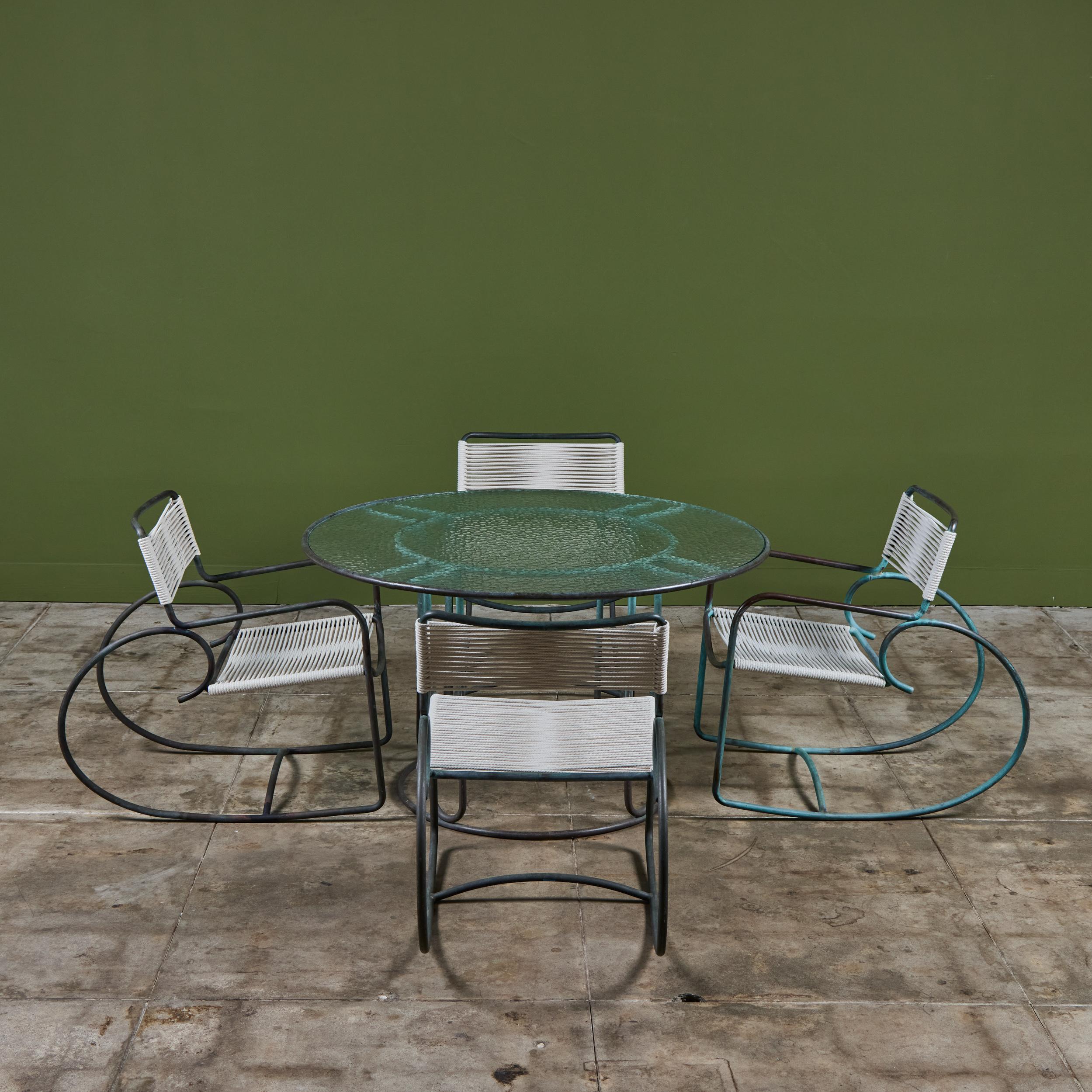 Americano Walter Lamb per Brown Jordan - Set da pranzo da patio in bronzo con quattro sedie a dondolo in vendita