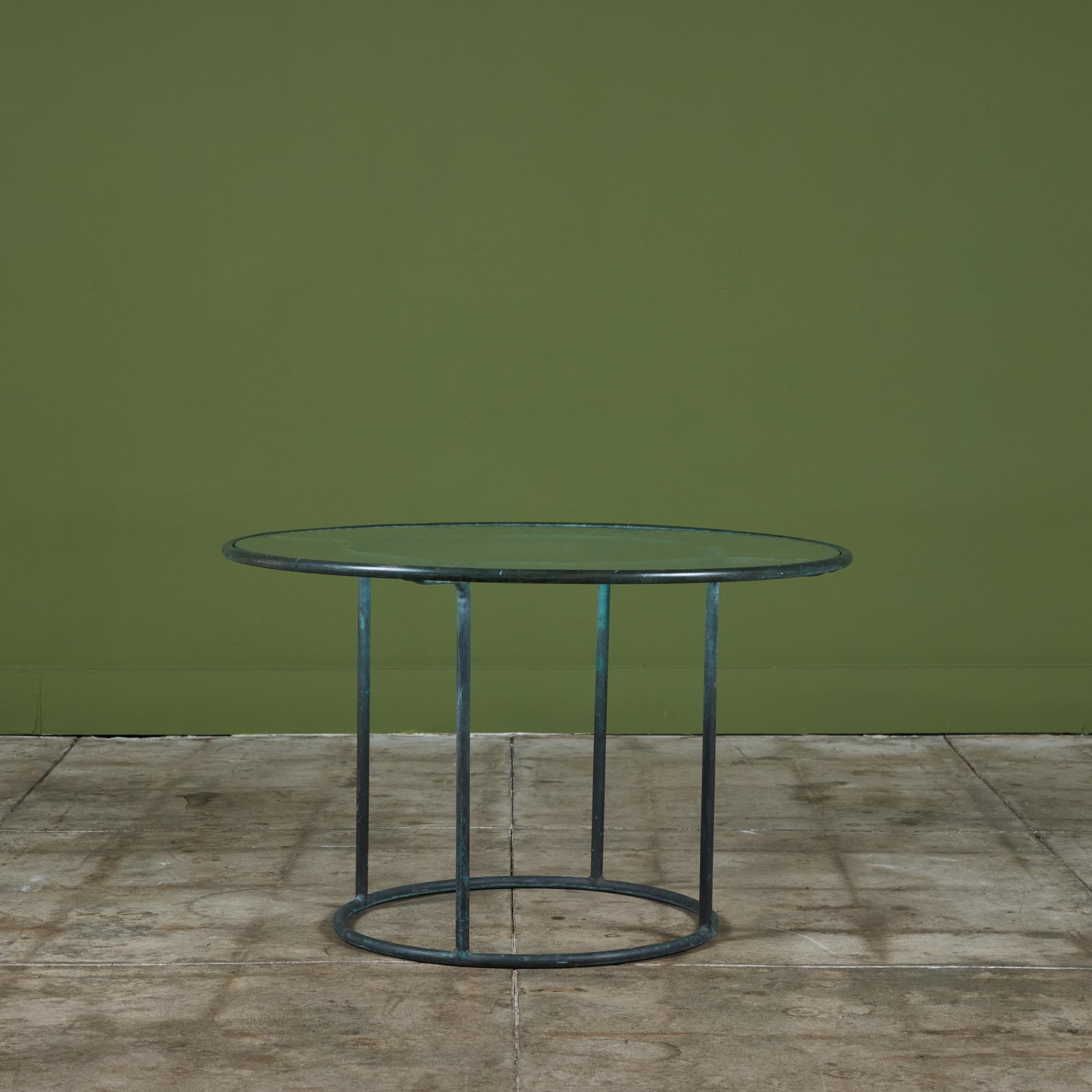 Walter Lamb for Brown Jordan Bronze Patio Occasional Table In Excellent Condition For Sale In Los Angeles, CA