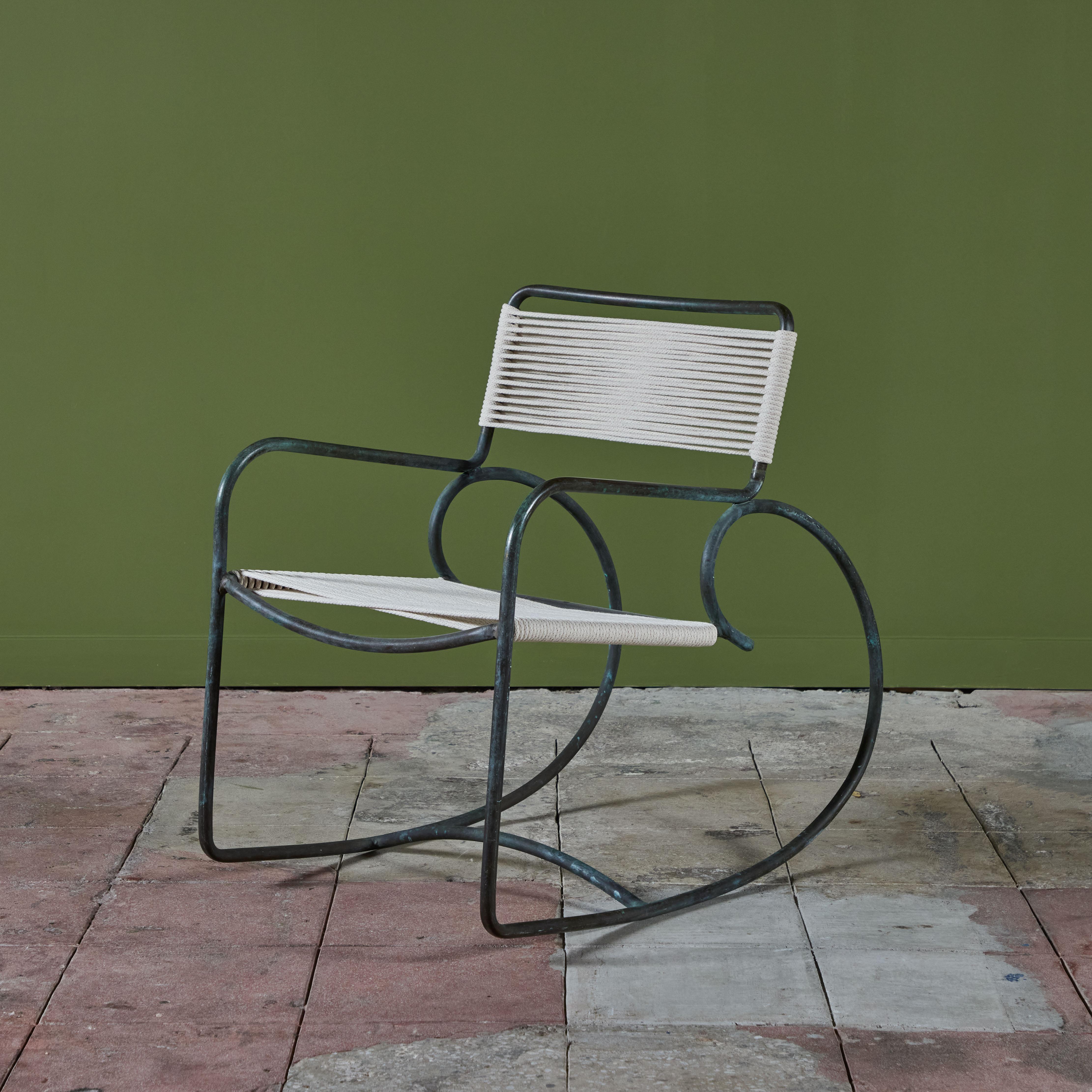 Patiné Chaise à bascule de patio Jordan en bronze Walter Lamb pour Brown Jordan en vente