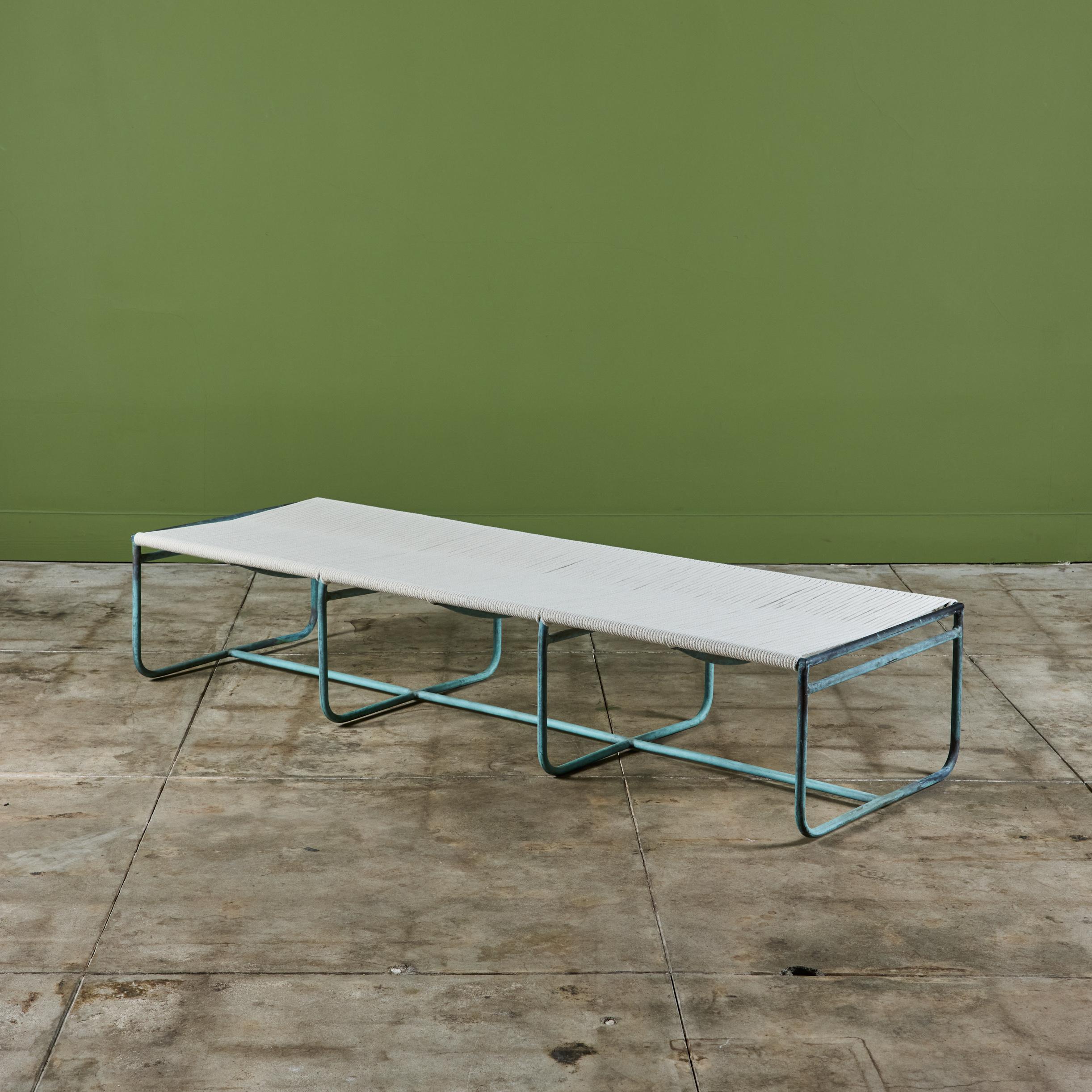 Banco de tres plazas Walter Lamb para patio Brown Jordan Bronce Patinado en venta