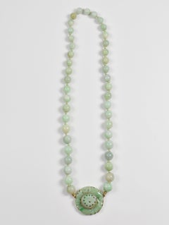 Walter Lampl Carved Jade Necklace 14-Karat Gold Setting, circa 1920s