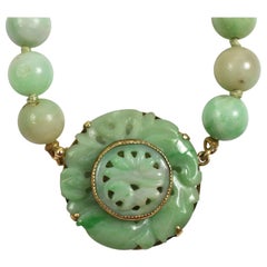 Walter Lampl Carved Jade Necklace 14-Karat Gold Setting, circa 1920s