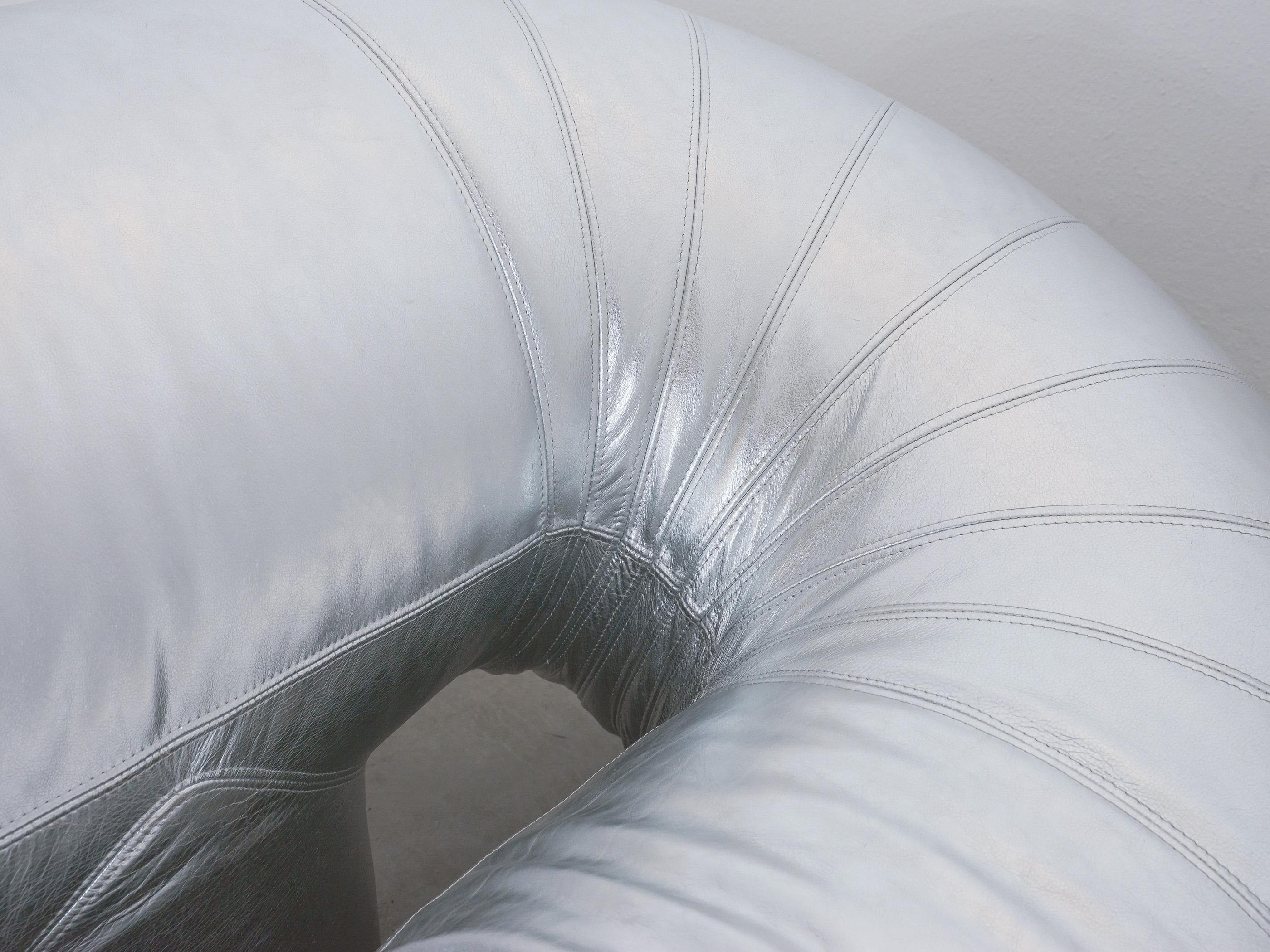 Walter Leeman Zeppelin Armchairs for Velda Silver Leather, 1970 For Sale 3