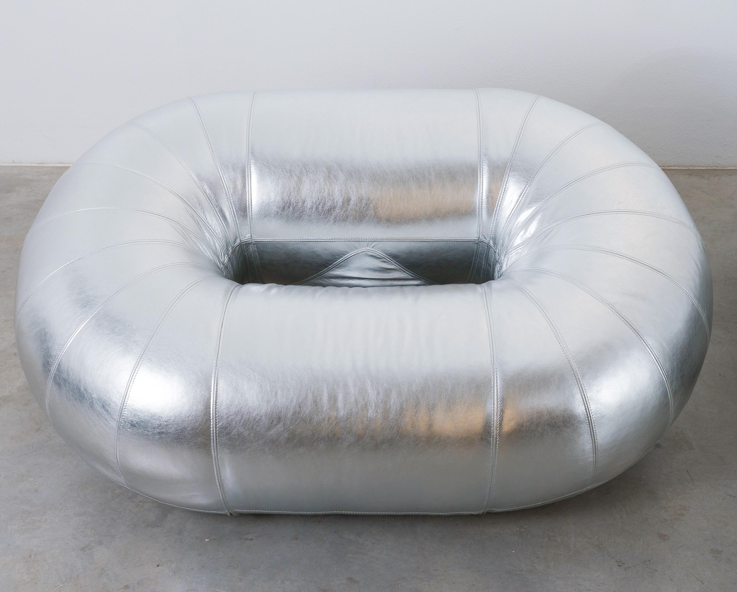 Walter Leeman Zeppelin Armchairs for Velda Silver Leather, 1970 For Sale 6