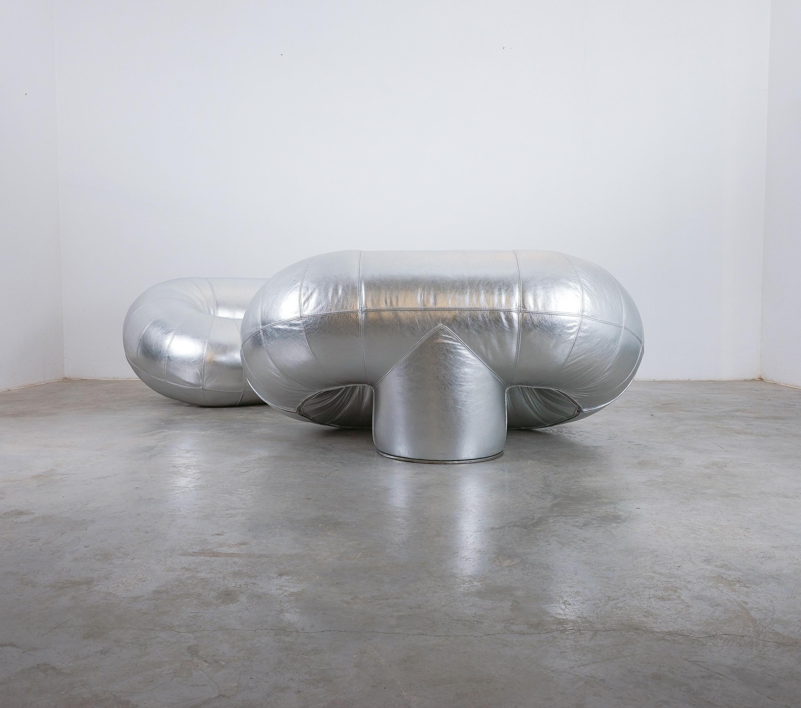 Walter Leeman Zeppelin Armchairs for Velda Silver Leather, 1970

Stylish pair of very rare silver leather Zeppelin Armchairs. This pair of Space Age icons was produced in Italy in a very limited number and is in near perfect condition for its age.