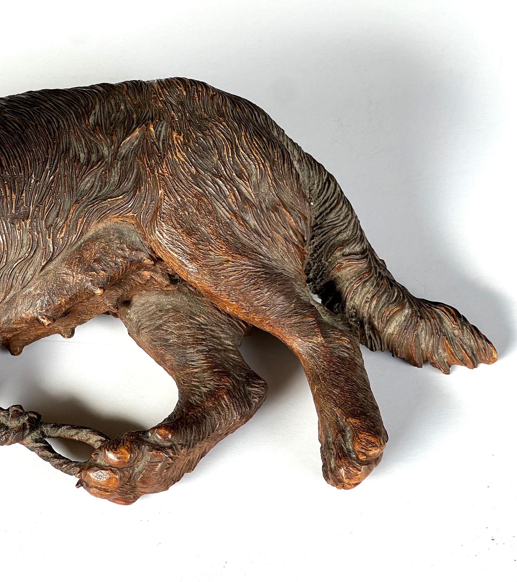 Forêt-Noire Walter Mader Swiss Black Forest sculpté à la main en vente