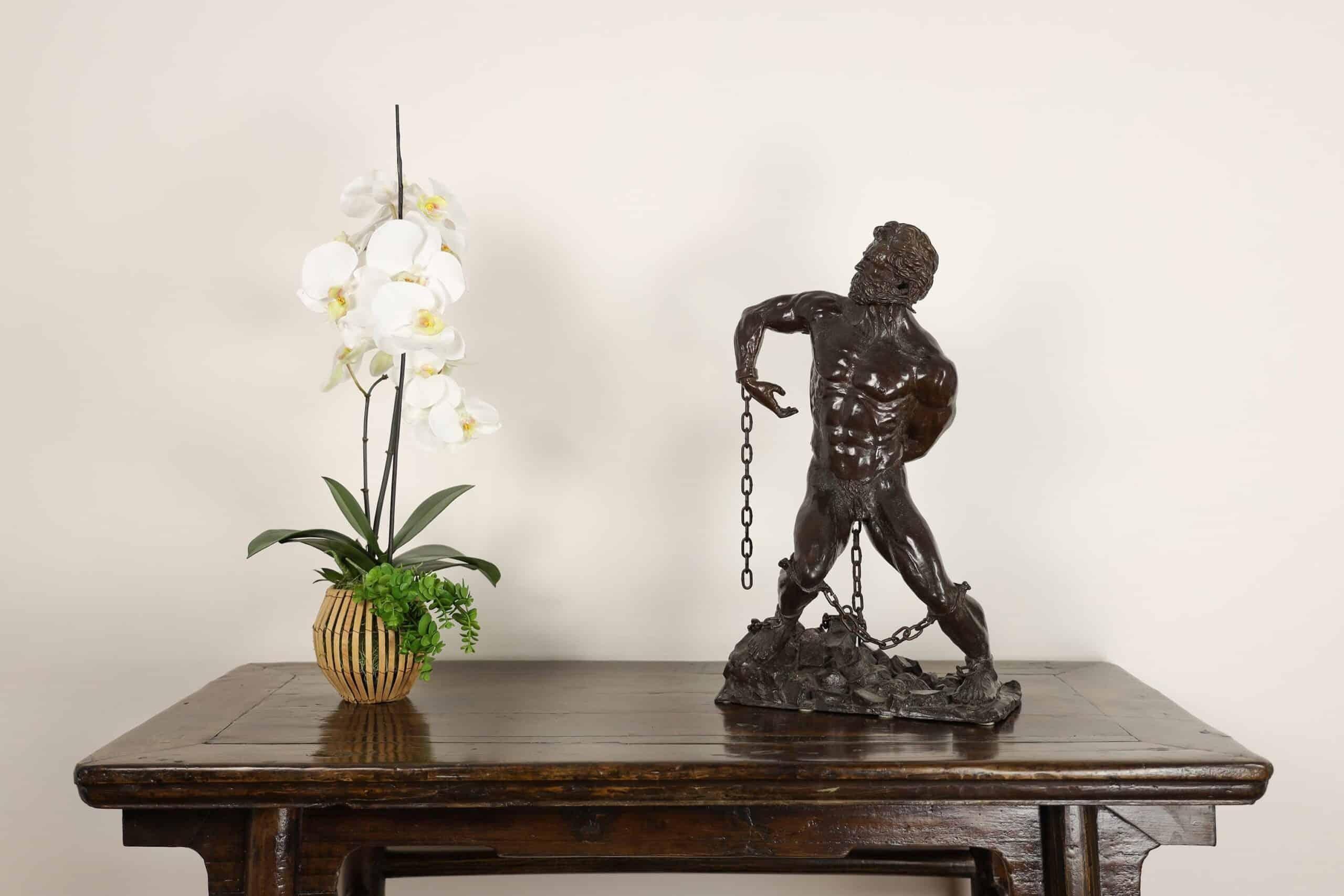 Prometeo Liberado de Walter Peter Brenner - figura mitológica, escultura de bronce en venta 5