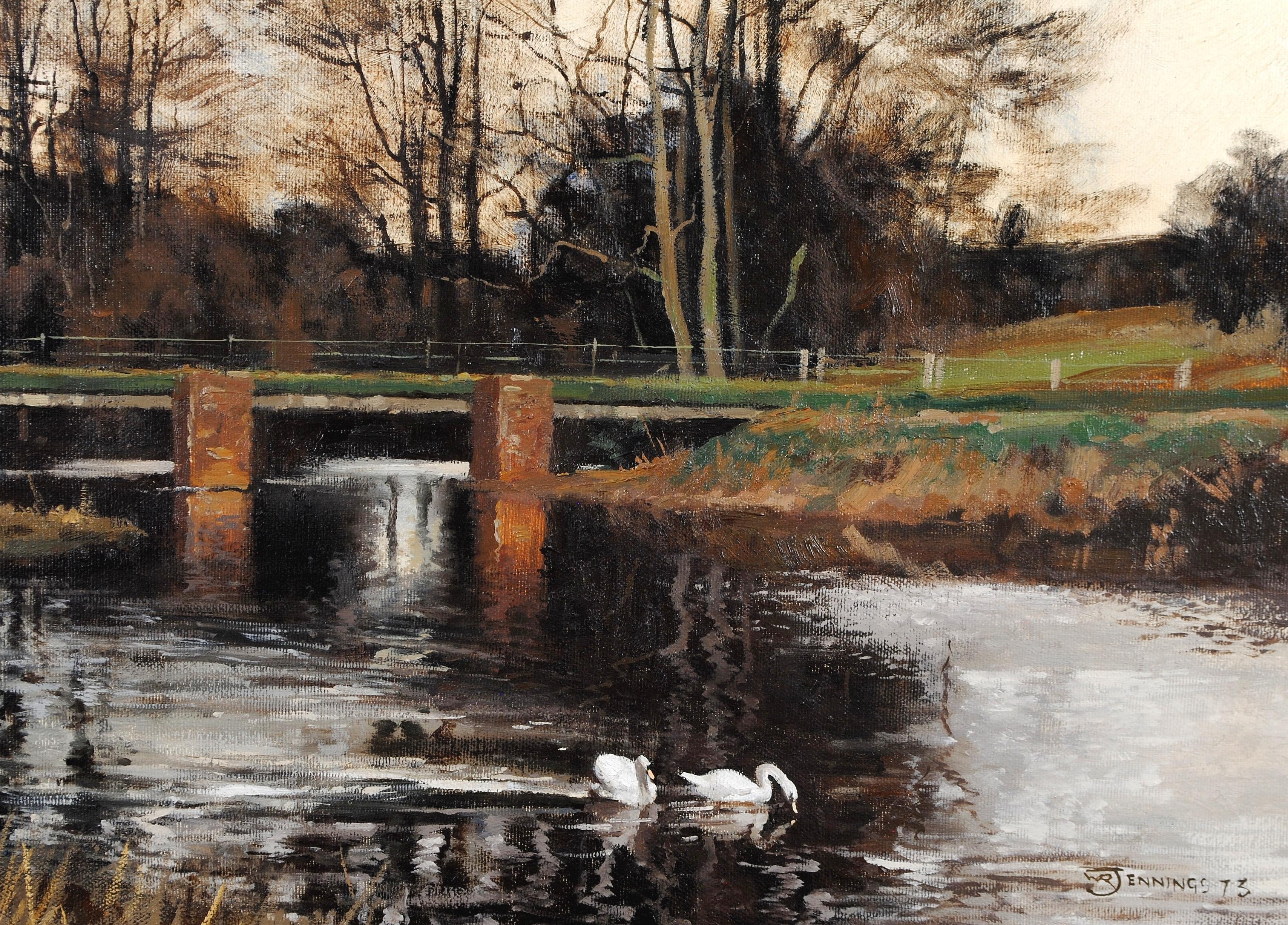 Swans on a River - Große englische atmosphärische Winterlandschaft, Ölgemälde im Angebot 3