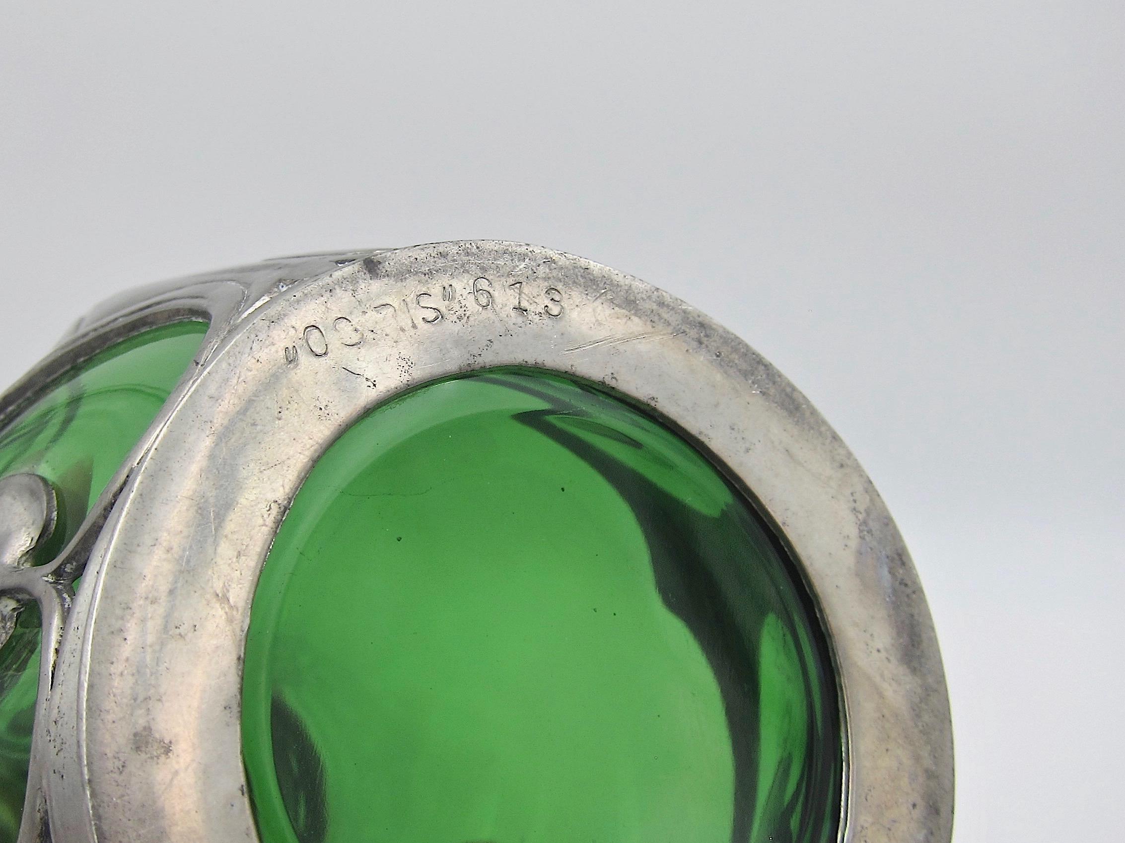Walter Scherf & Co Carafe Osiris en verre vert avec montures en étain Jugendstil 4