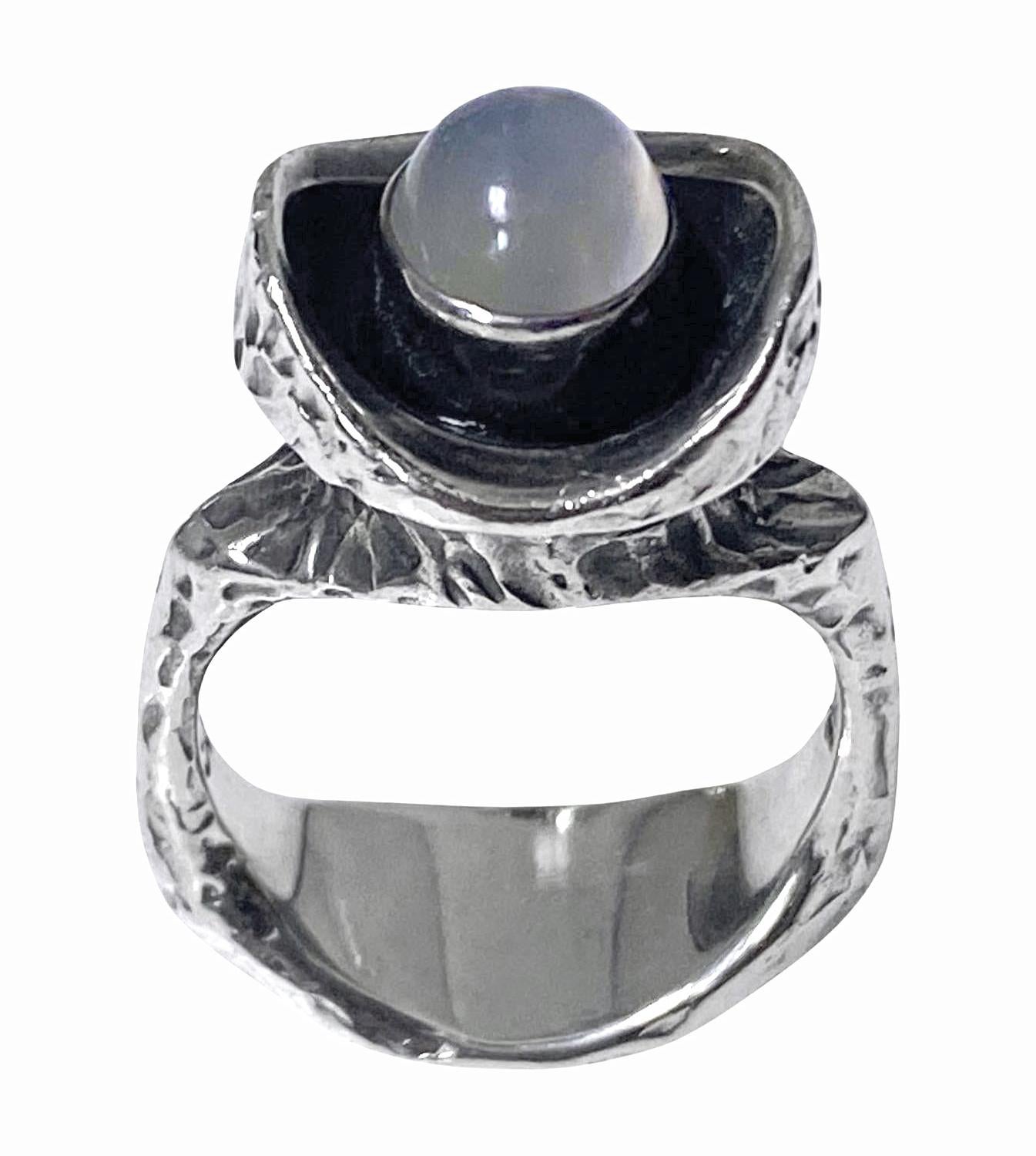 Walter Schluep Sterling Silver Sculptural handmade Ring, C.1970 In Good Condition For Sale In Toronto, ON