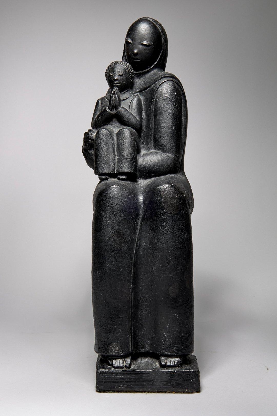 Figurative Sculpture di Walter Sinz - Madre e bambino, scultura della metà del XX secolo, artista della Scuola di Cleveland