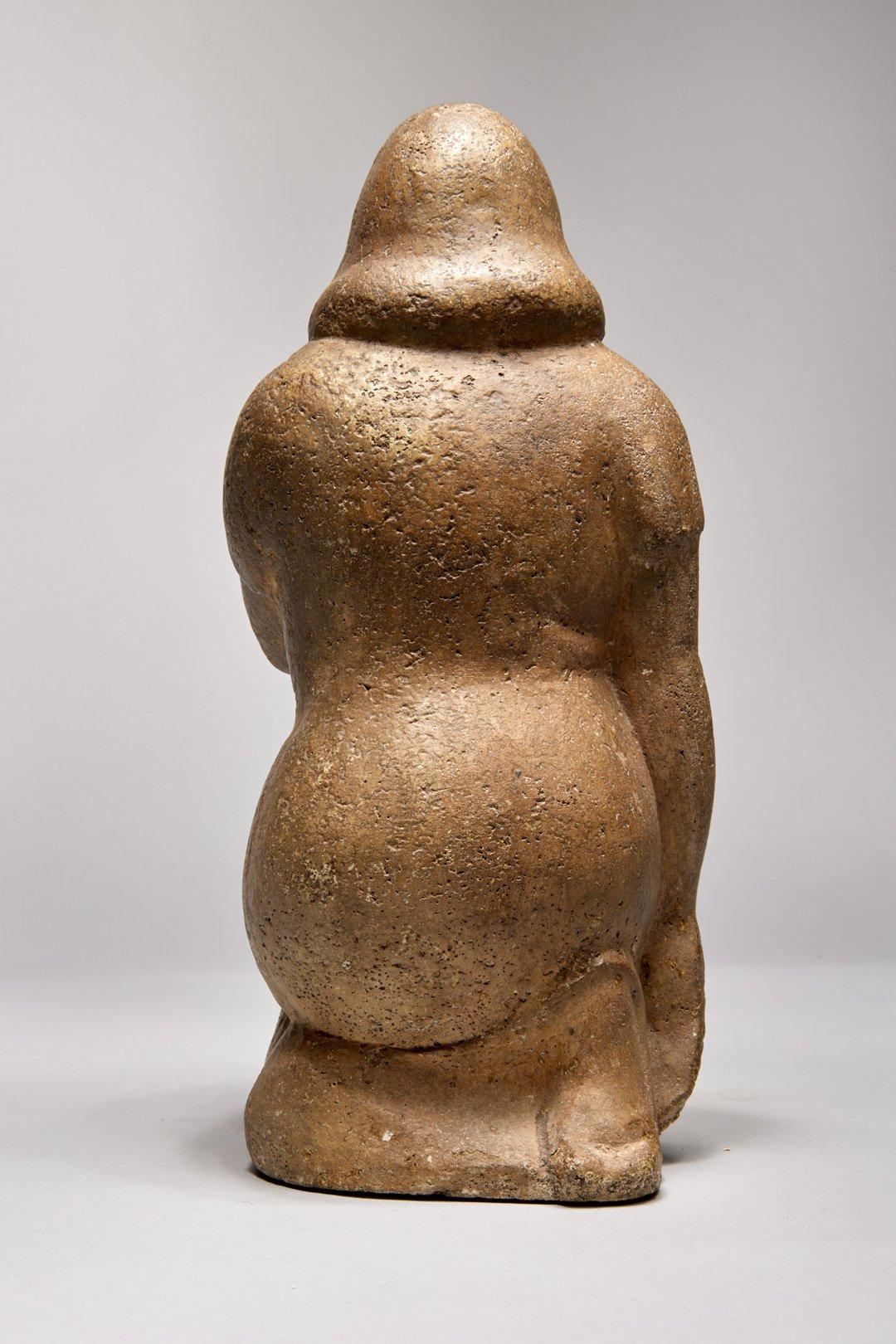 When the Lights Go On Again, pierre moulée du milieu du siècle, artiste de l'école de Cleveland - Gris Figurative Sculpture par Walter Sinz