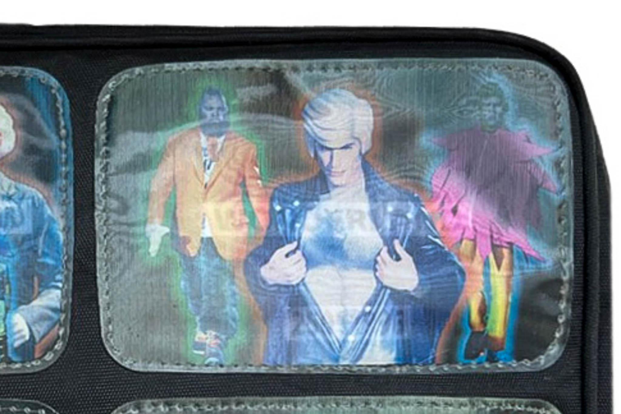 Walter Van Beirendonck Hologramme Cosmetics Bag Excellent état - En vente à Los Angeles, CA