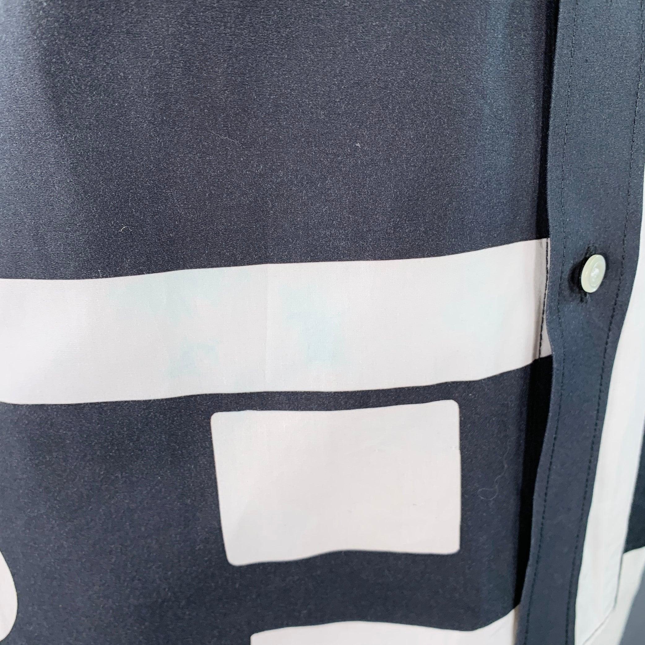 WALTER VAN BEIRENDONCK - Camicia a maniche lunghe in cotone con grafica bianca e nera - taglia L in vendita 1