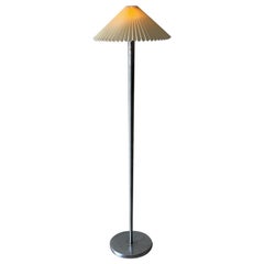 Lampada da terra in alluminio di Walter Von Nessen