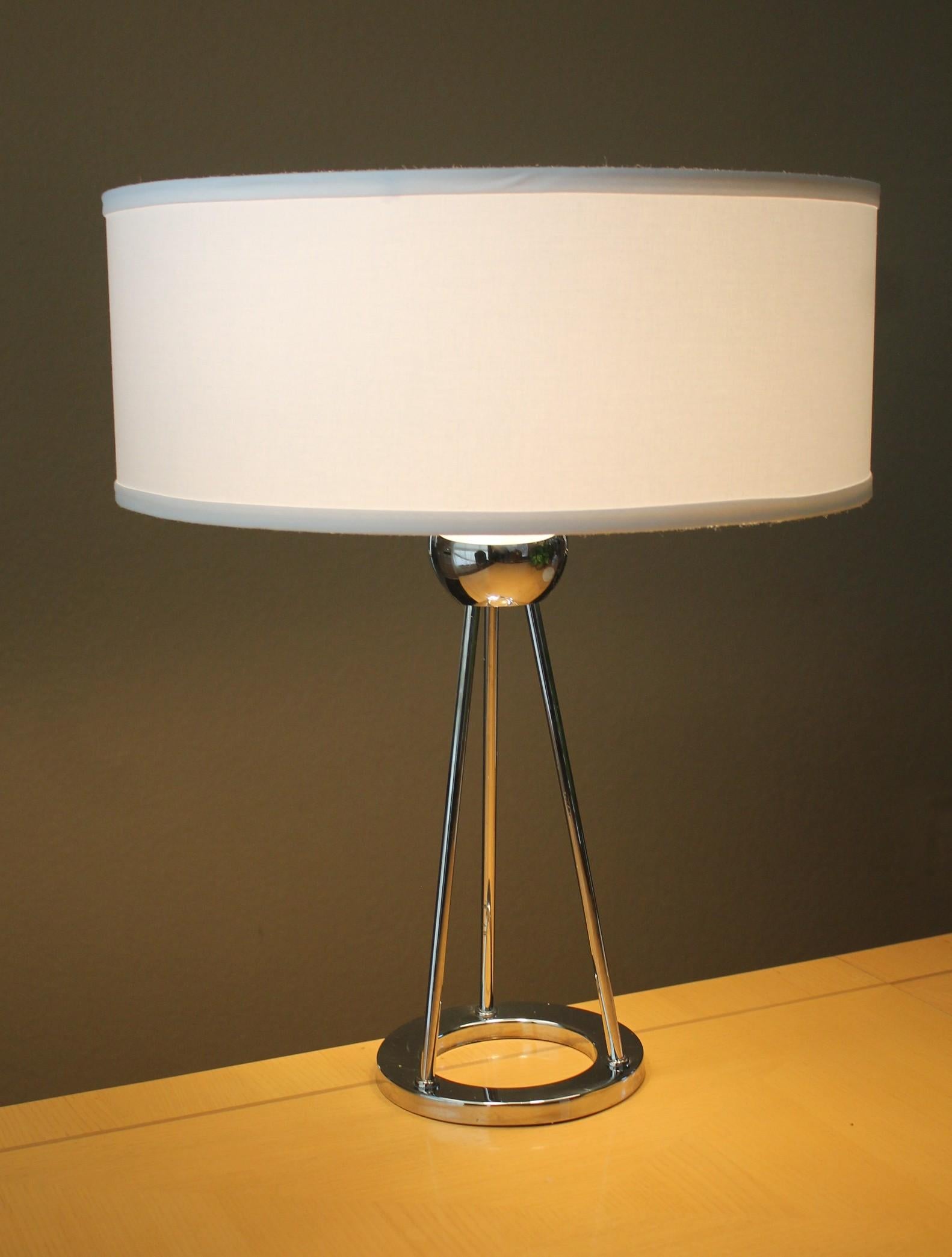 ¡Walter Von Nessen Lámpara de mesa Art Decó cromada! Decorador moderno de mediados de siglo Raro en venta 4
