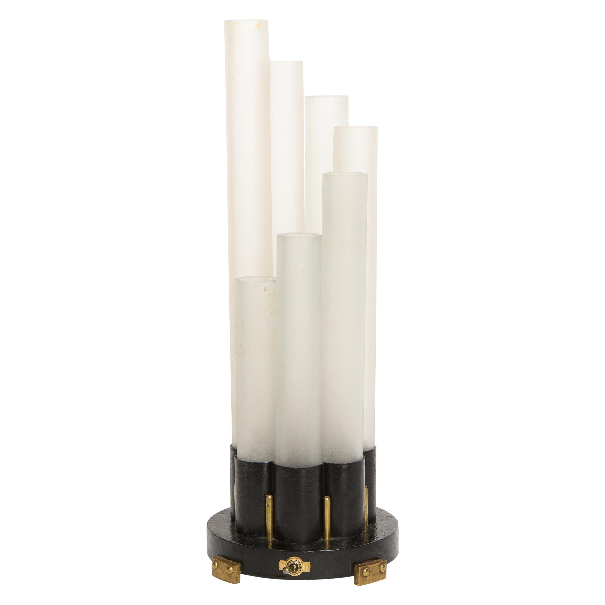 Walter Von Nessen Art Deco Wolkenkratzer-Stil Milchglas & schwarze Emaille Uplight im Angebot