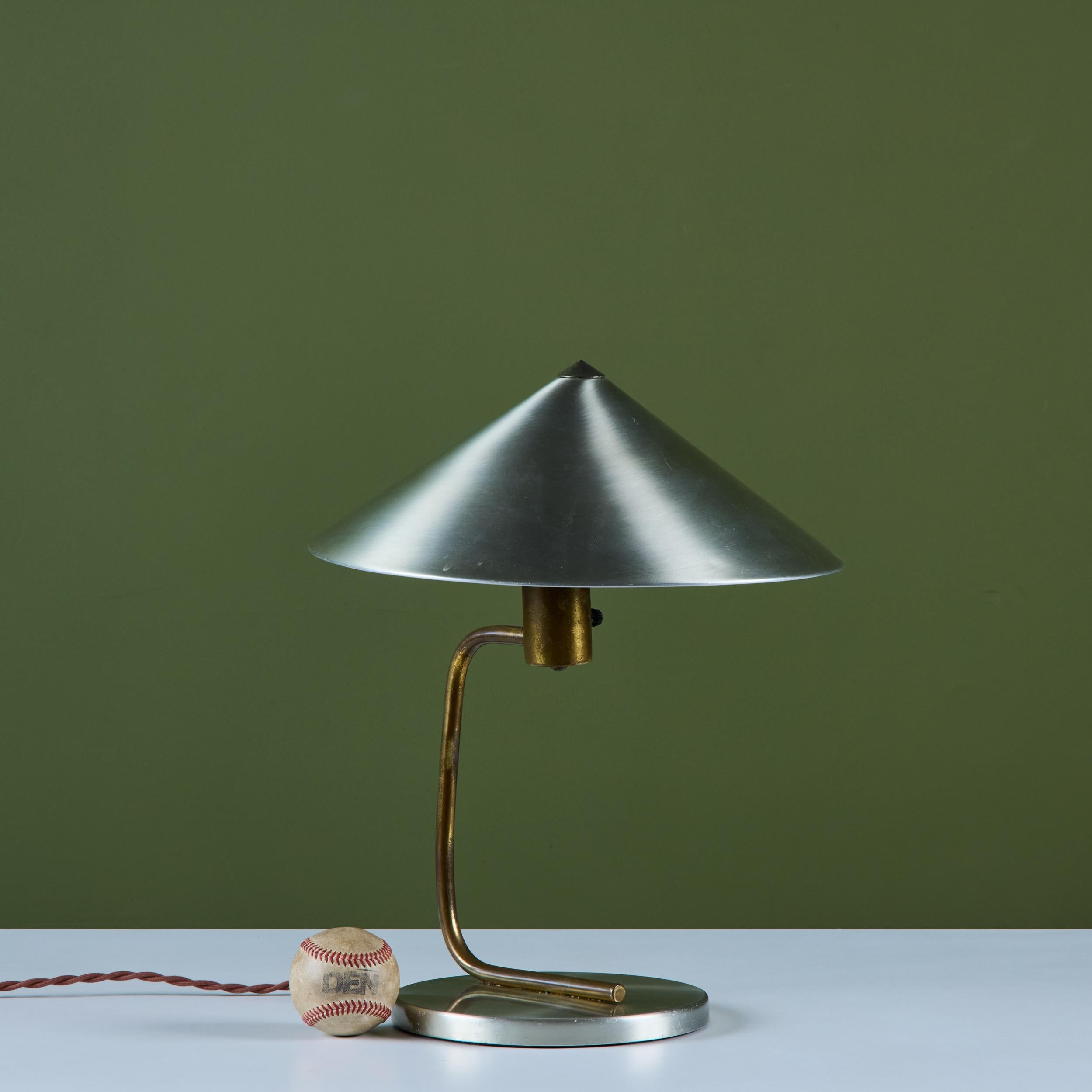 Walter Von Nessen Art Deco Tischlampe (amerikanisch) im Angebot