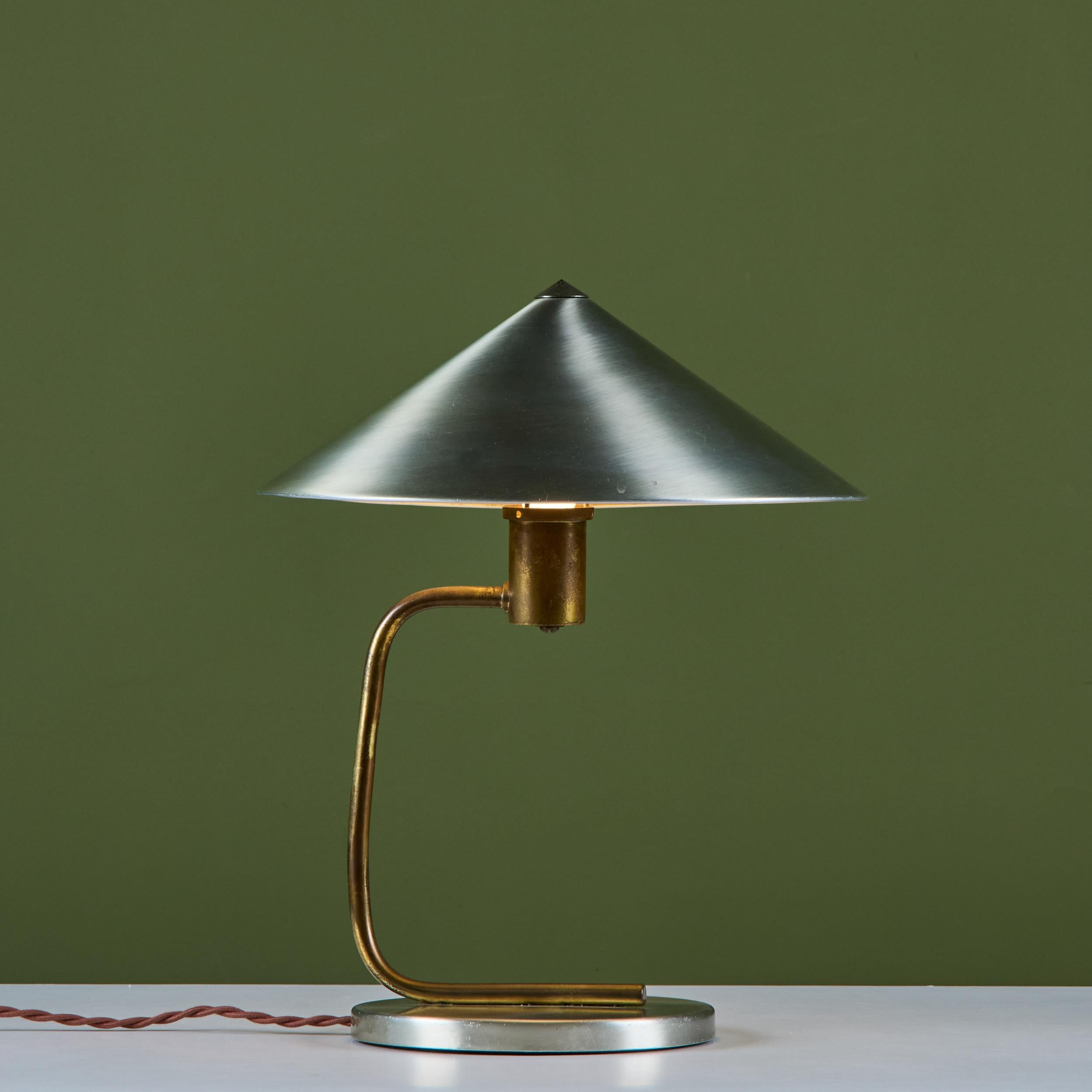 Walter Von Nessen Art Deco Tischlampe (20. Jahrhundert) im Angebot
