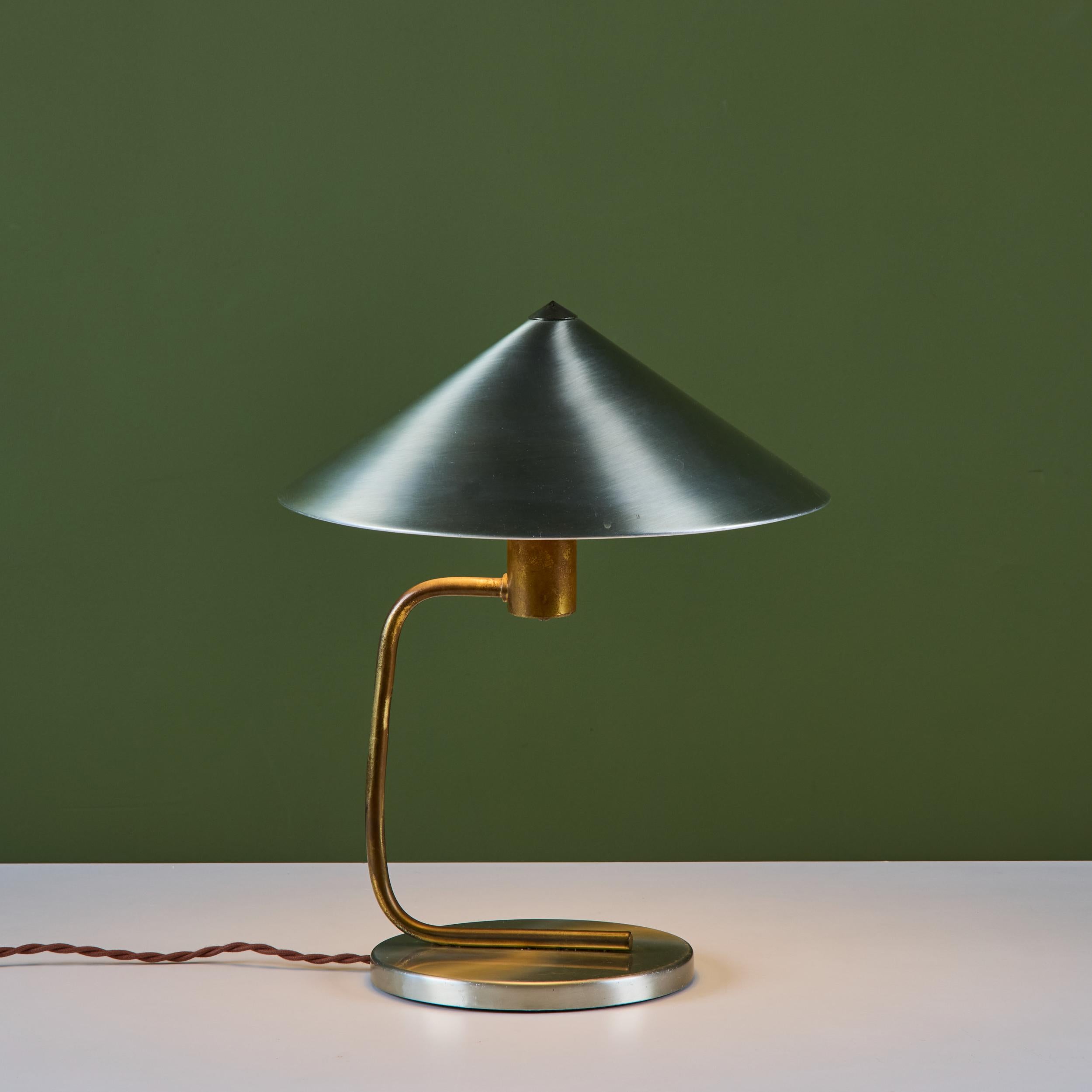 Walter Von Nessen Art Deco Tischlampe (Aluminium) im Angebot