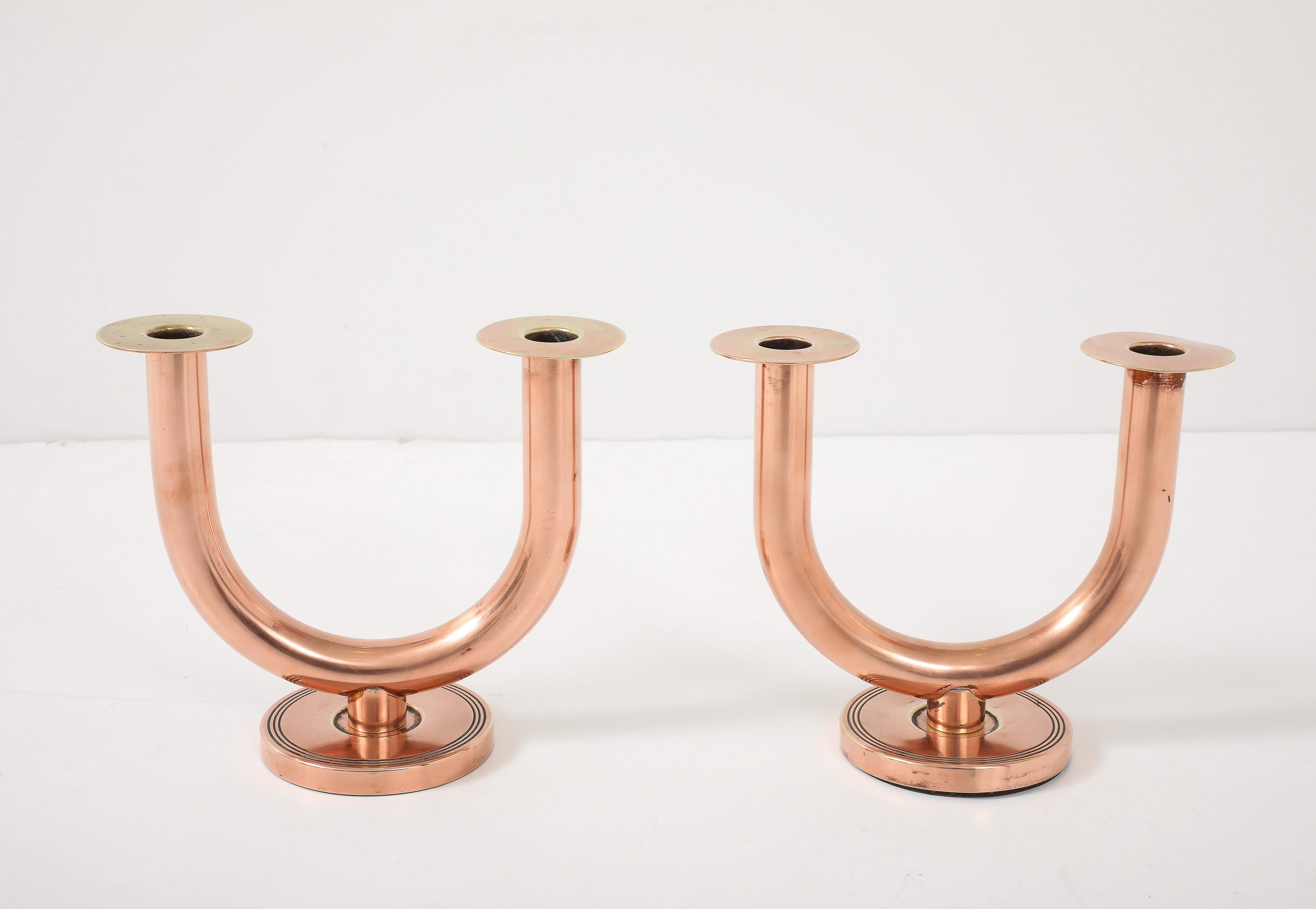 Art Déco Walter Von Nessen per Chase Candelieri in ottone e rame in vendita